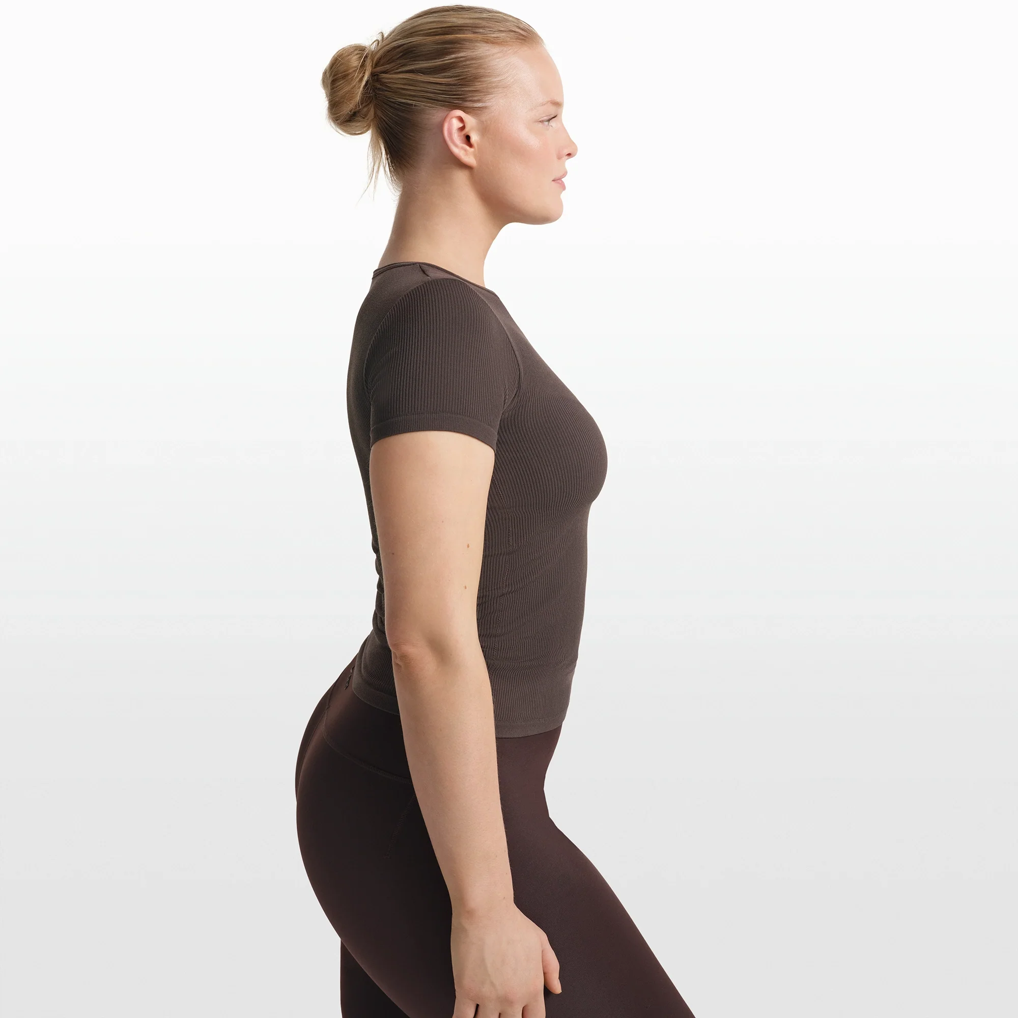 NikeSKIMS RIBBED SEAMLESS BABY TEE | PHOENIX - Image 5