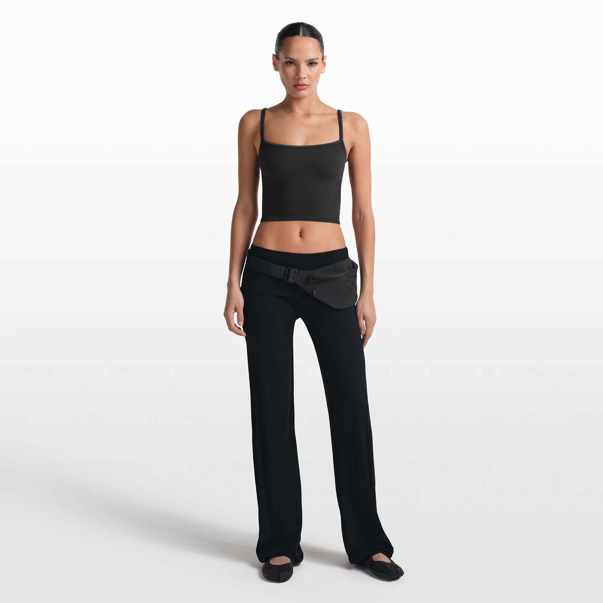 NikeSKIMS RIBBED SEAMLESS CAMI | OBSIDIAN - Image 2