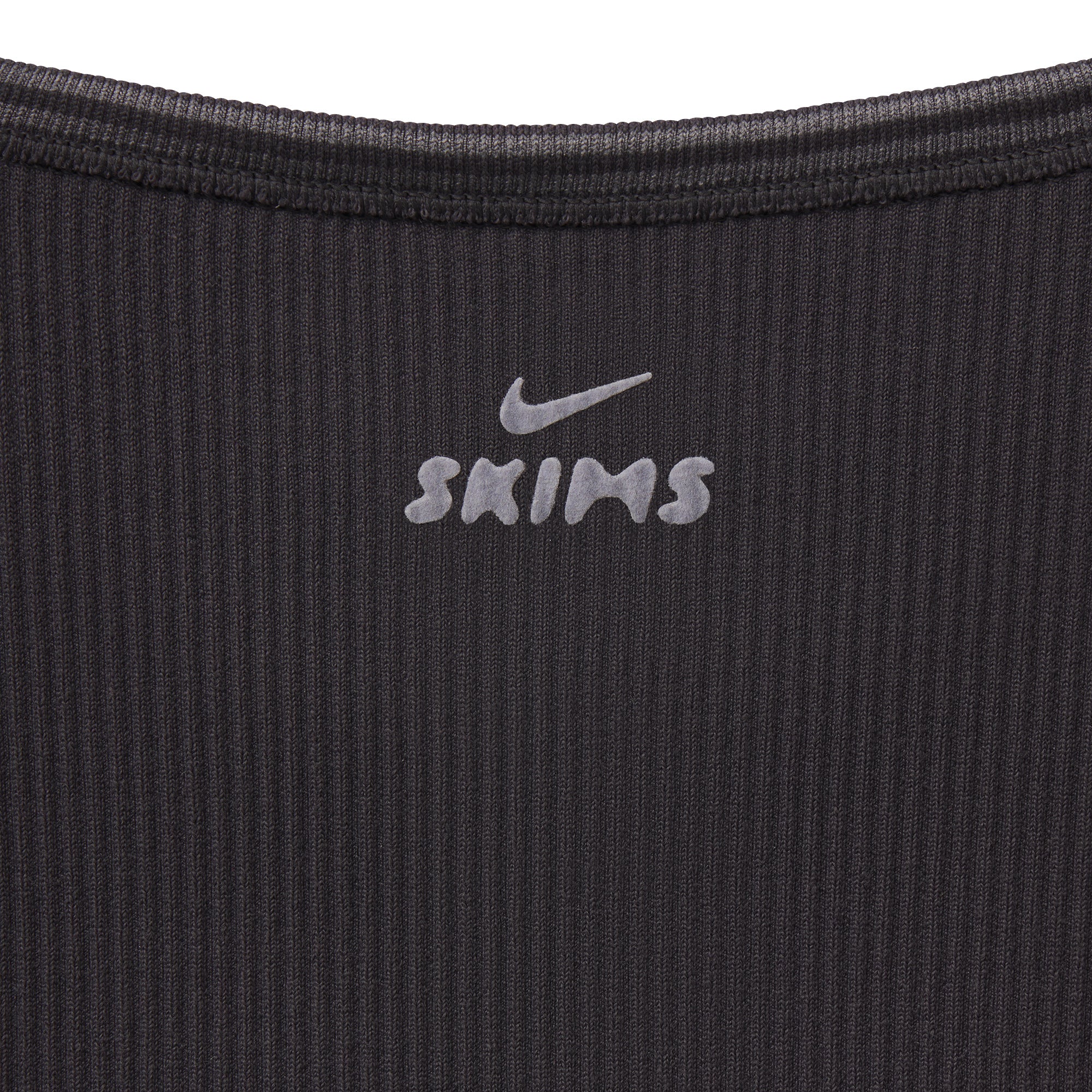 NikeSKIMS RIBBED SEAMLESS CAMI | OBSIDIAN - Image 8