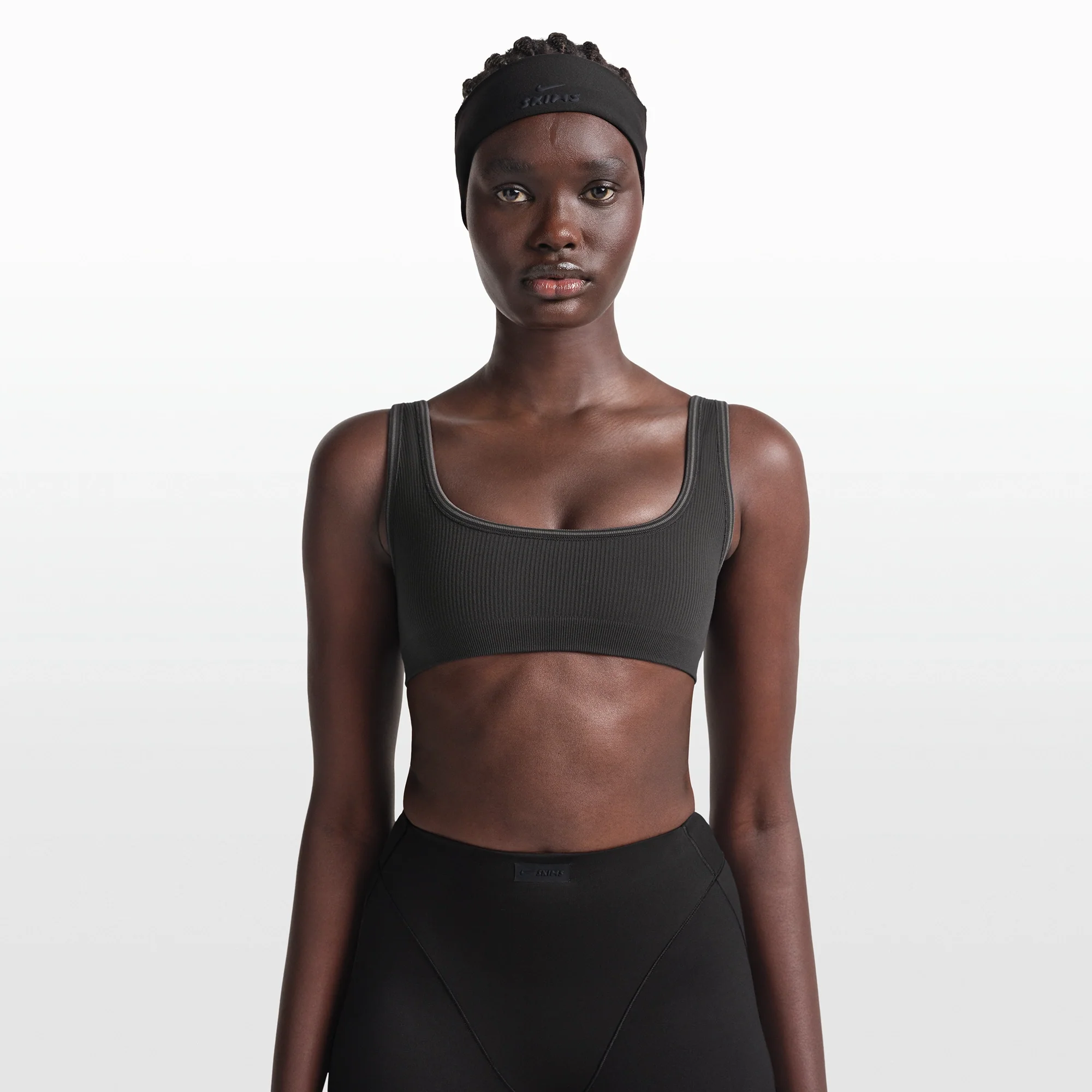 NikeSKIMS RIBBED SEAMLESS MICRO SCOOP BRA | OBSIDIAN - Image 3