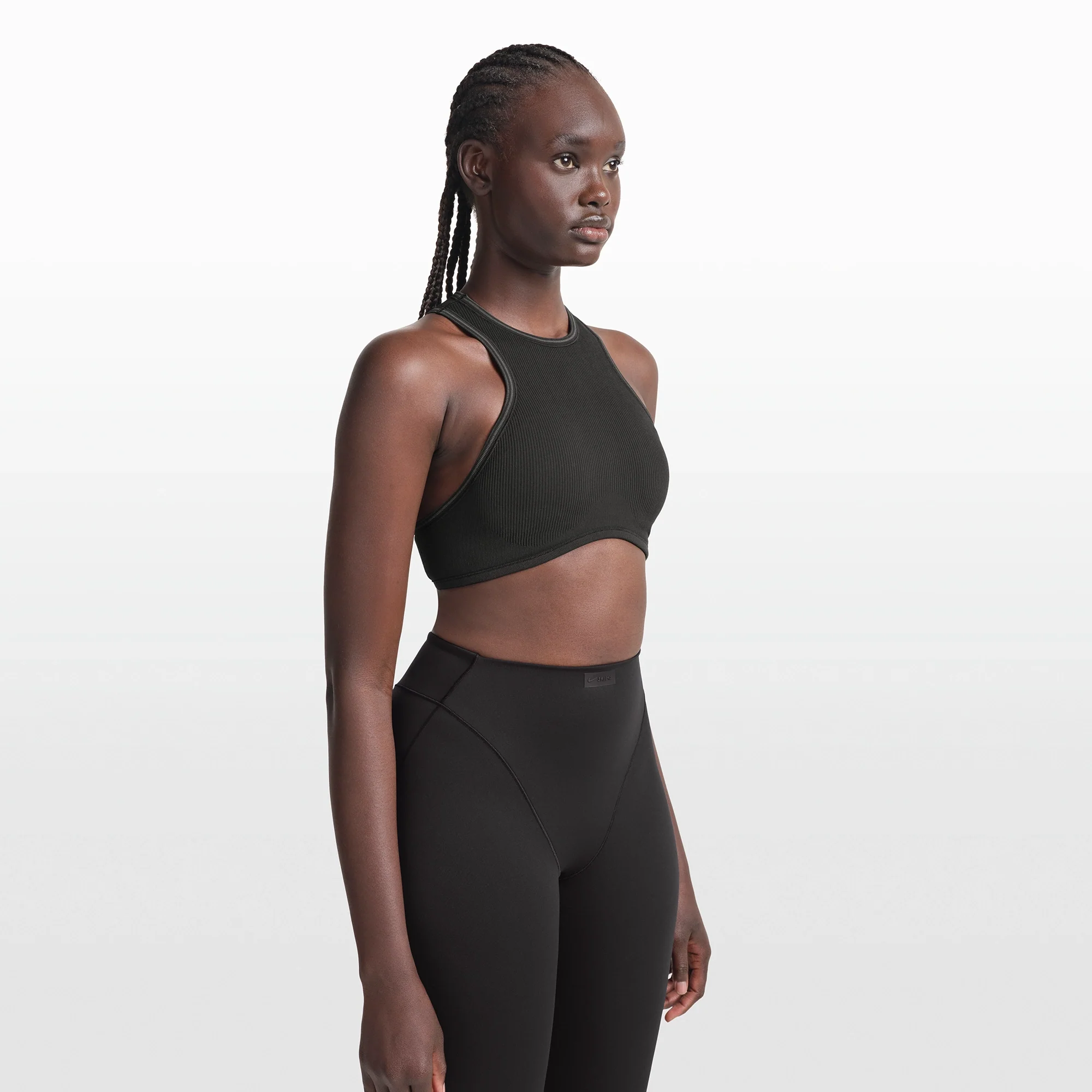 NikeSKIMS RIBBED SEAMLESS RACER FRONT BRA | OBSIDIAN - Image 4
