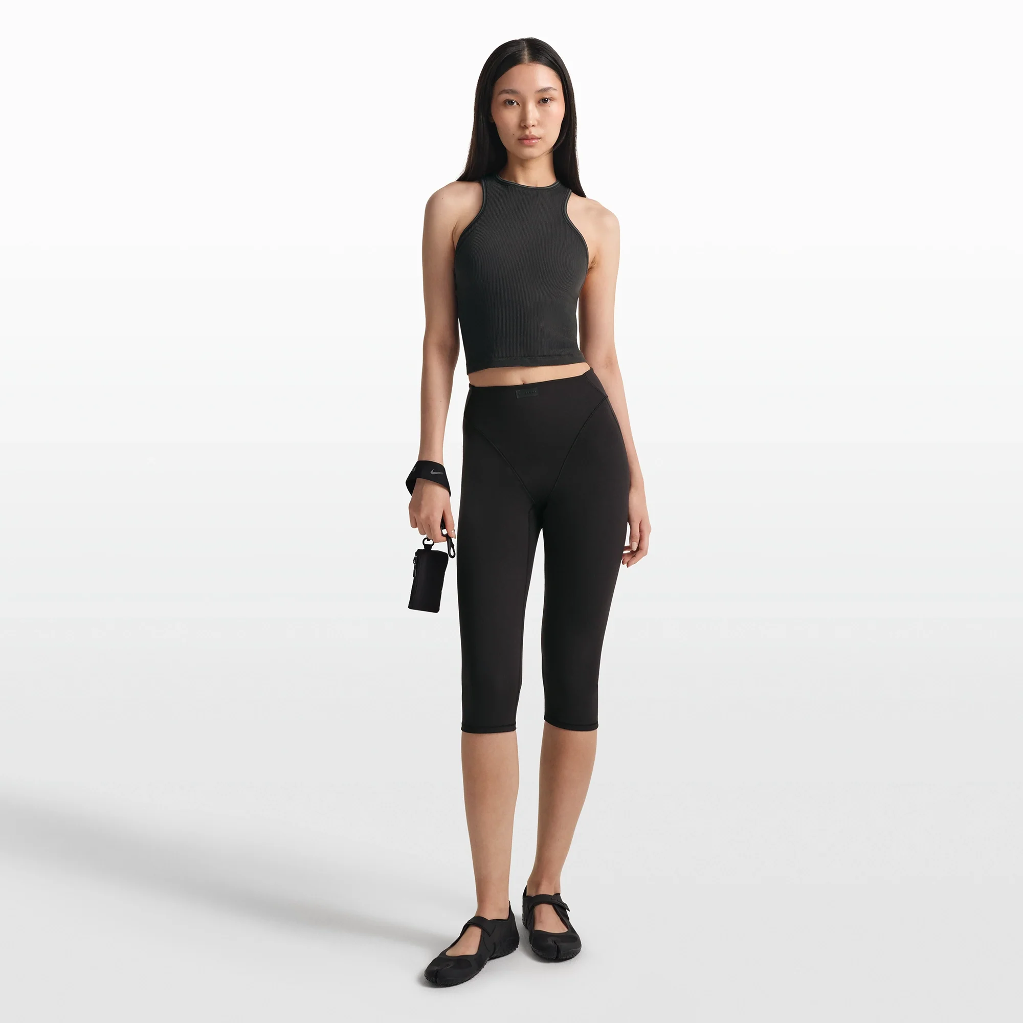 NikeSKIMS RIBBED SEAMLESS RACER FRONT TANK | OBSIDIAN - Image 2