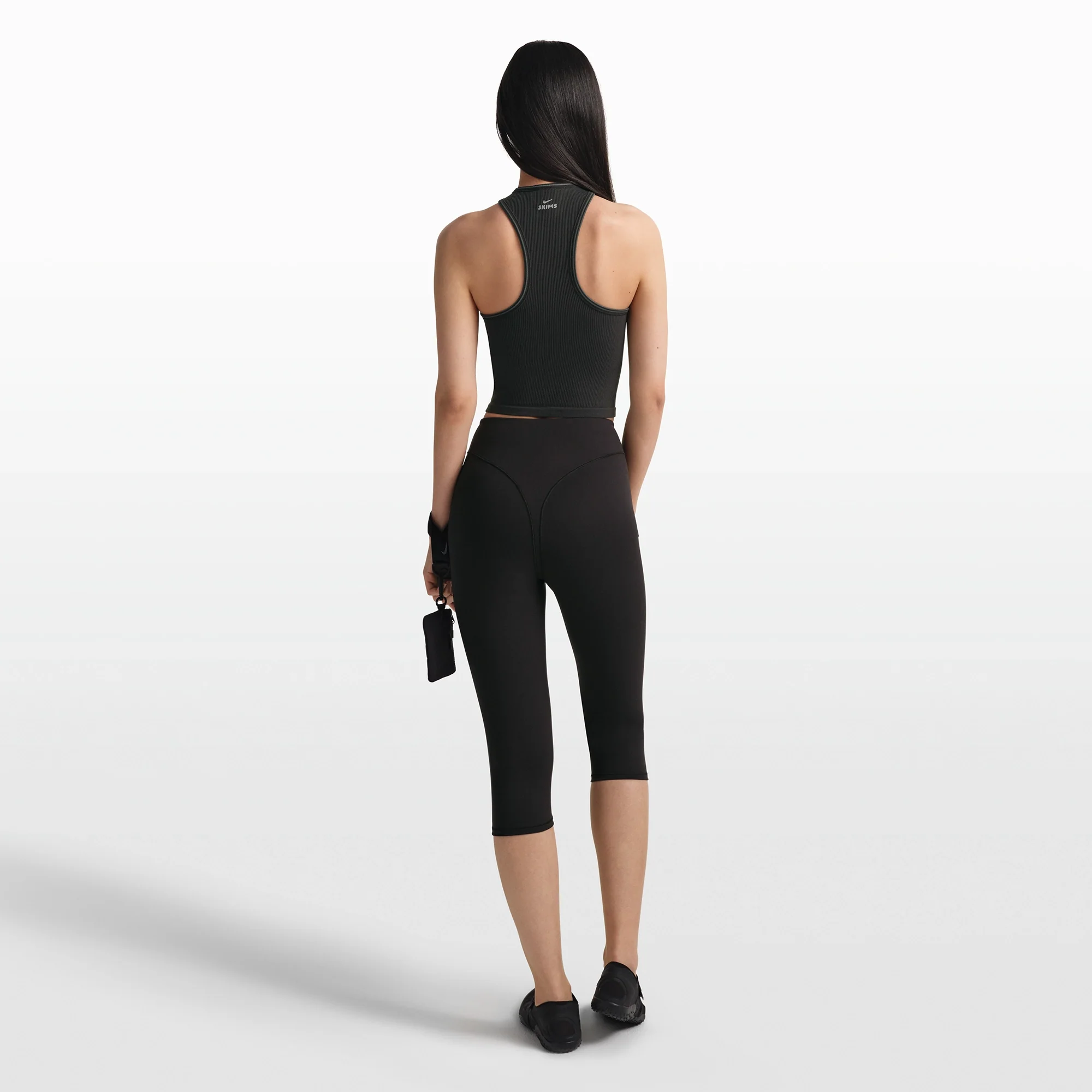 NikeSKIMS RIBBED SEAMLESS RACER FRONT TANK | OBSIDIAN - Image 6