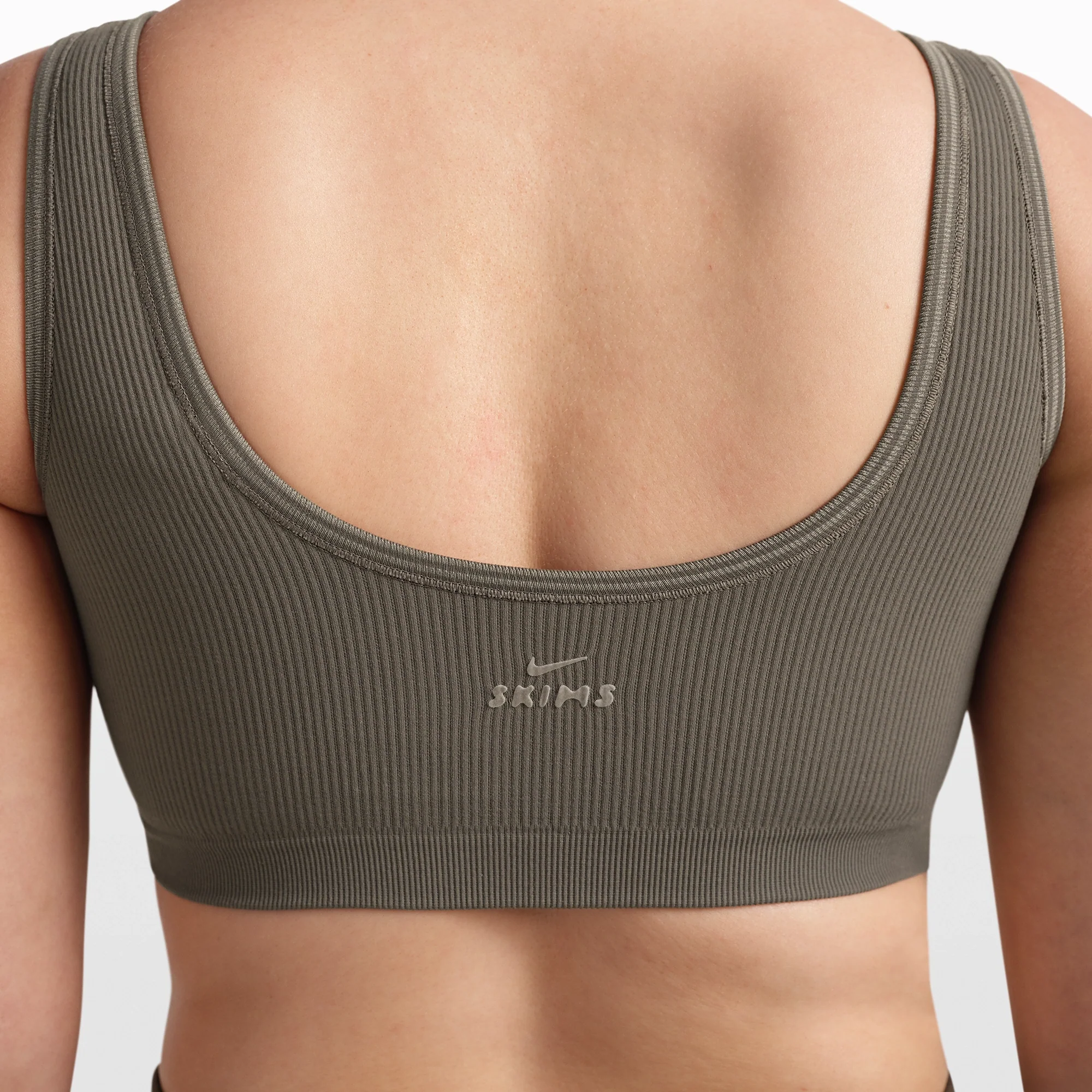 NikeSKIMS RIBBED SEAMLESS SCOOP BRA | DUSTY OAKMOSS - Image 5