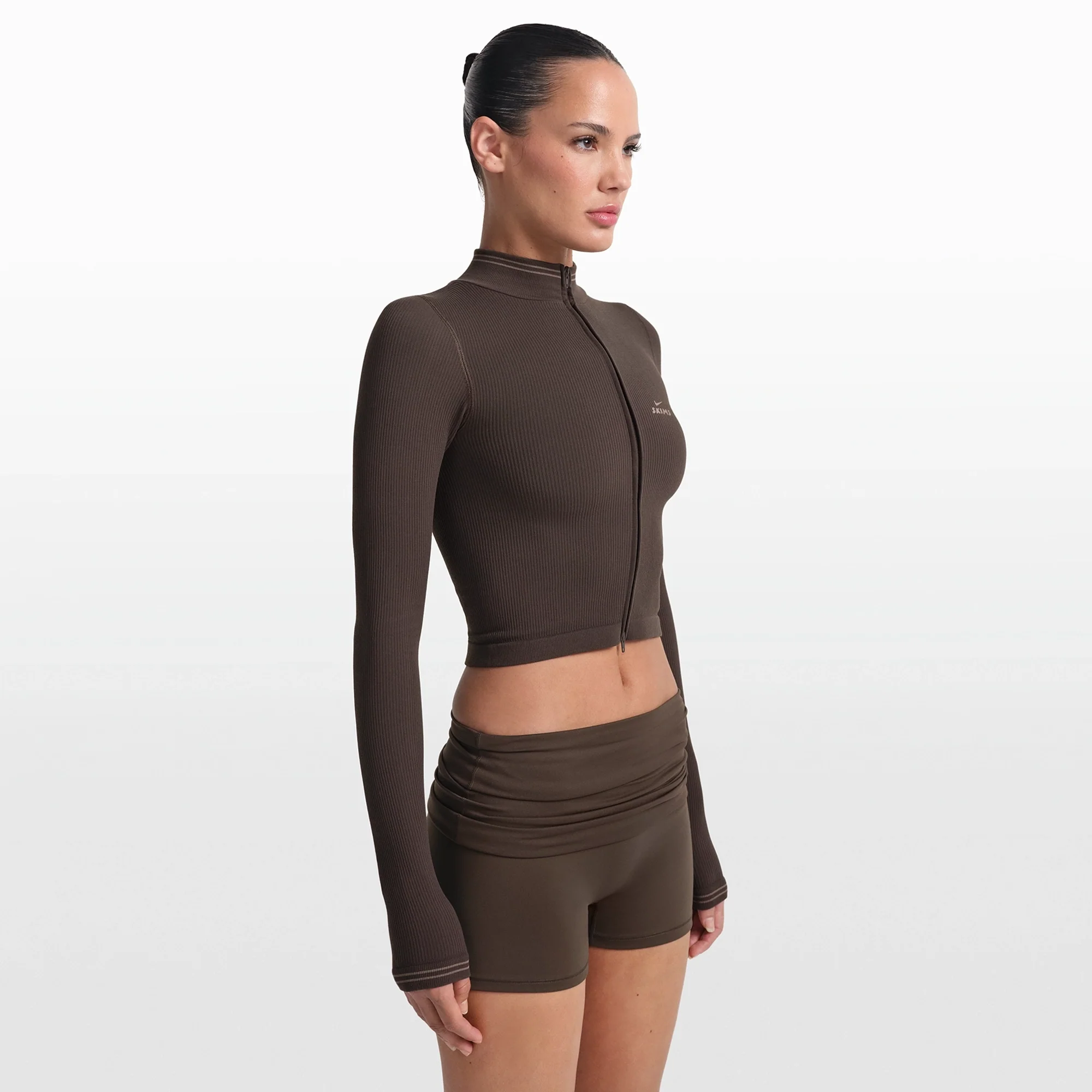 NikeSKIMS RIBBED SEAMLESS ZIP UP CROP JACKET | PHOENIX - Image 4