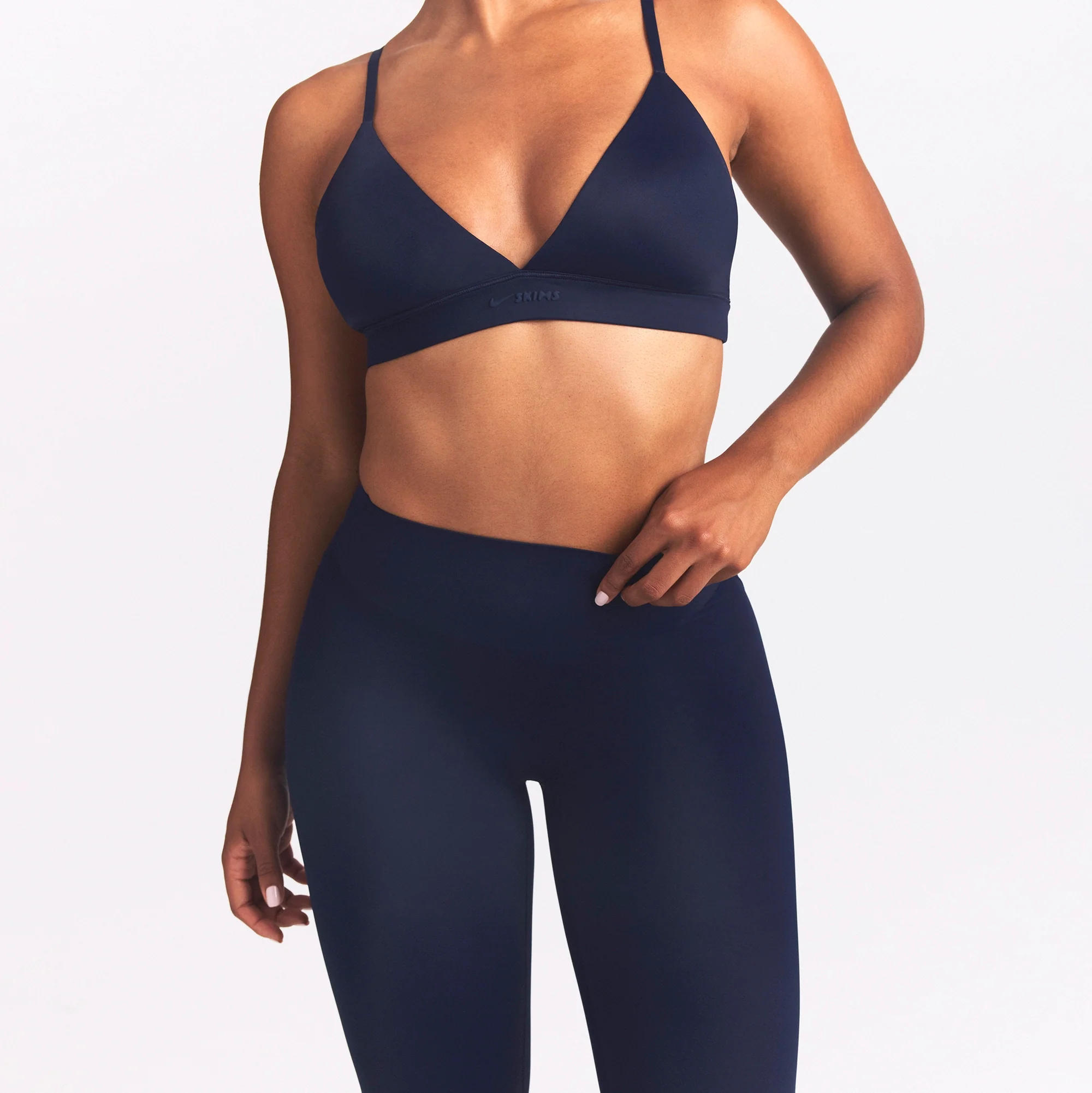 NikeSKIMS SHINE BONDED WAIST 26" LEGGING | NAVY - Image 3