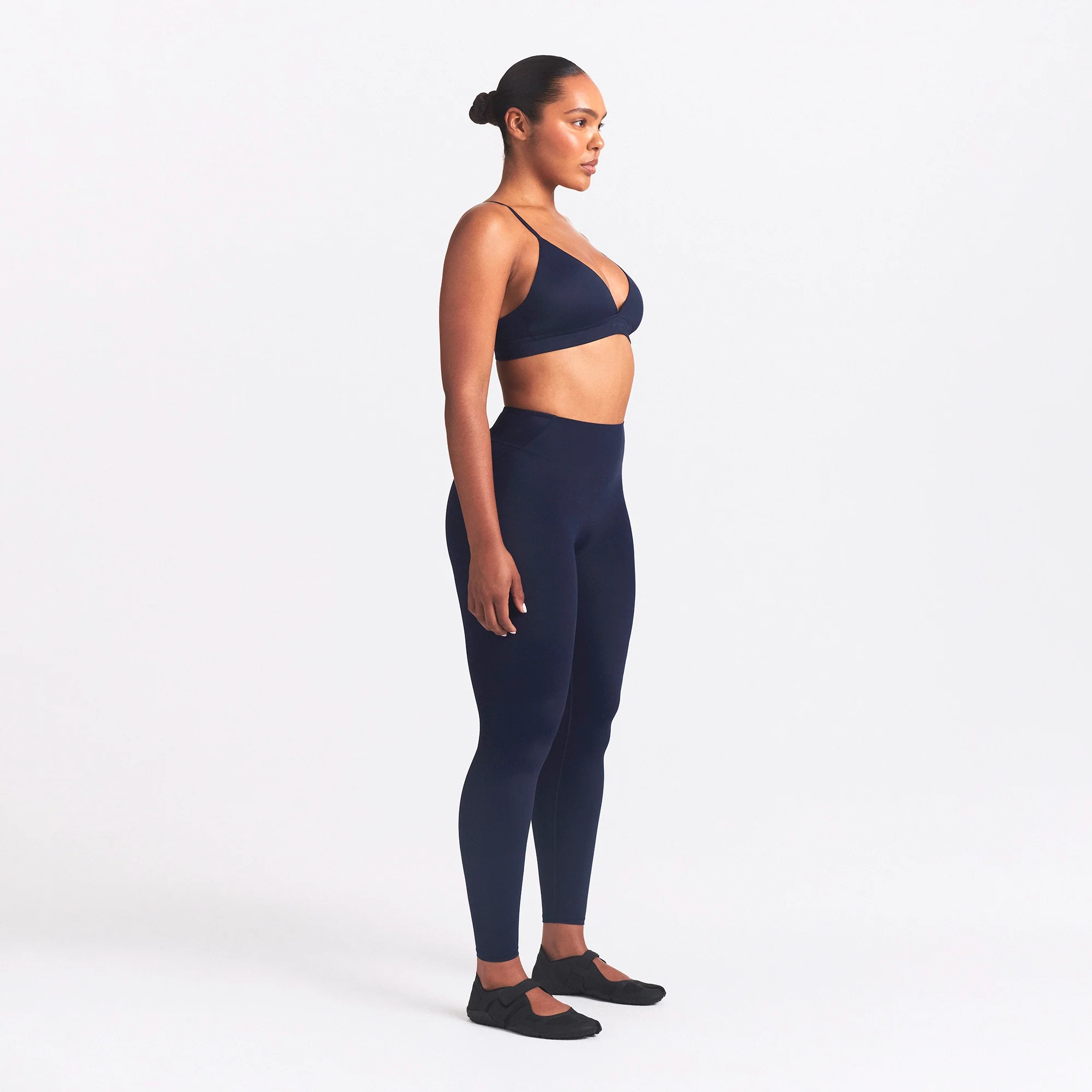 NikeSKIMS SHINE BONDED WAIST 26" LEGGING | NAVY - Image 6