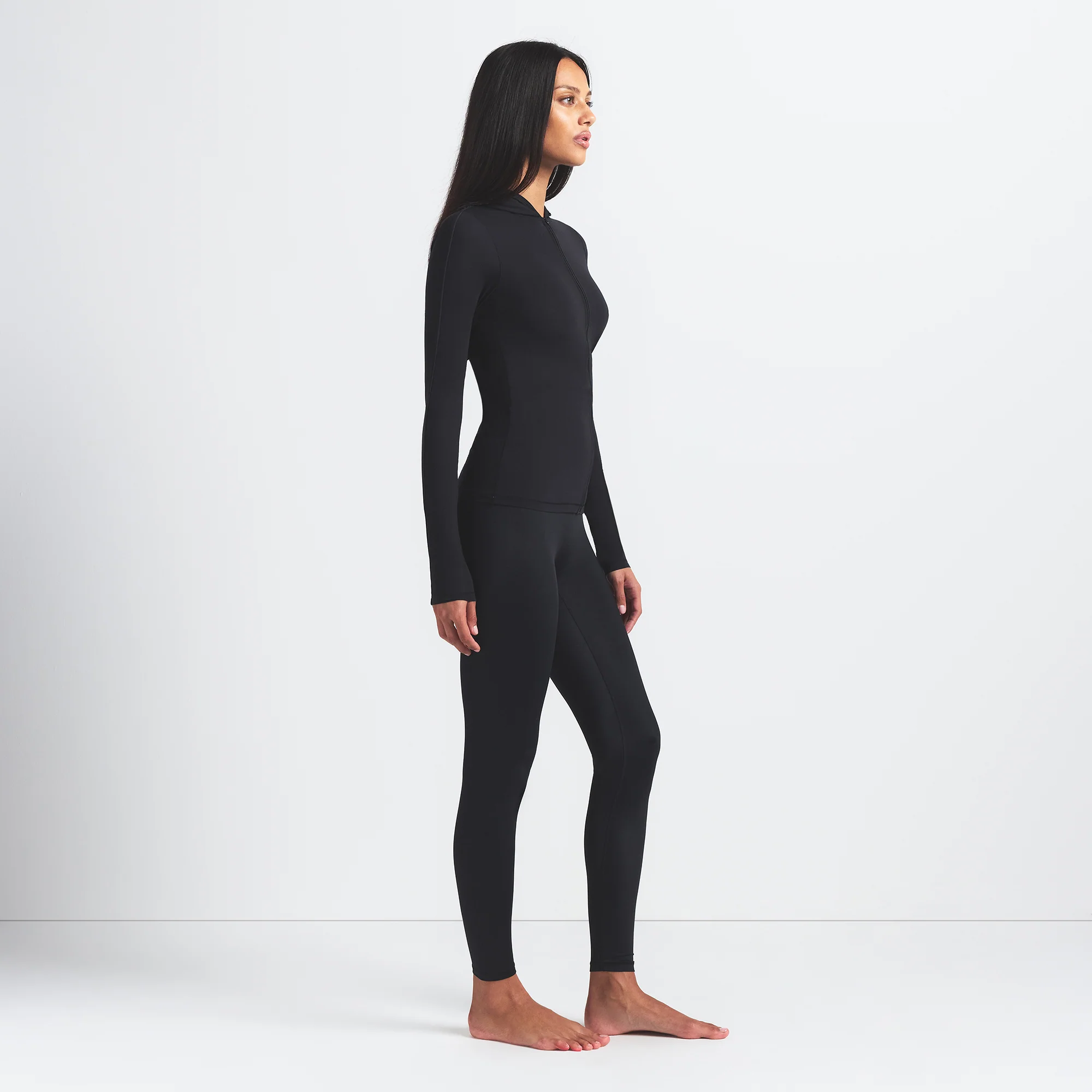NikeSKIMS SHINE BONDED WAIST 26" LEGGING | OBSIDIAN - Image 4