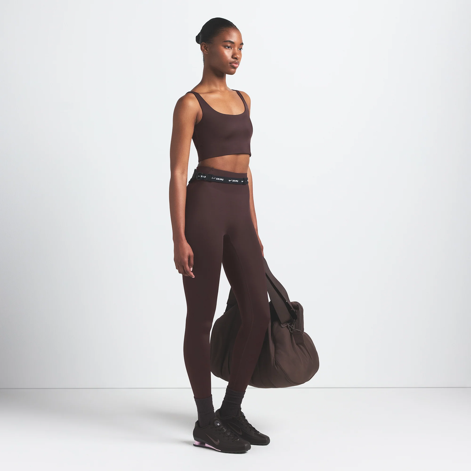 NikeSKIMS SHINE BONDED WAIST 26" LEGGING | PHOENIX - Image 4
