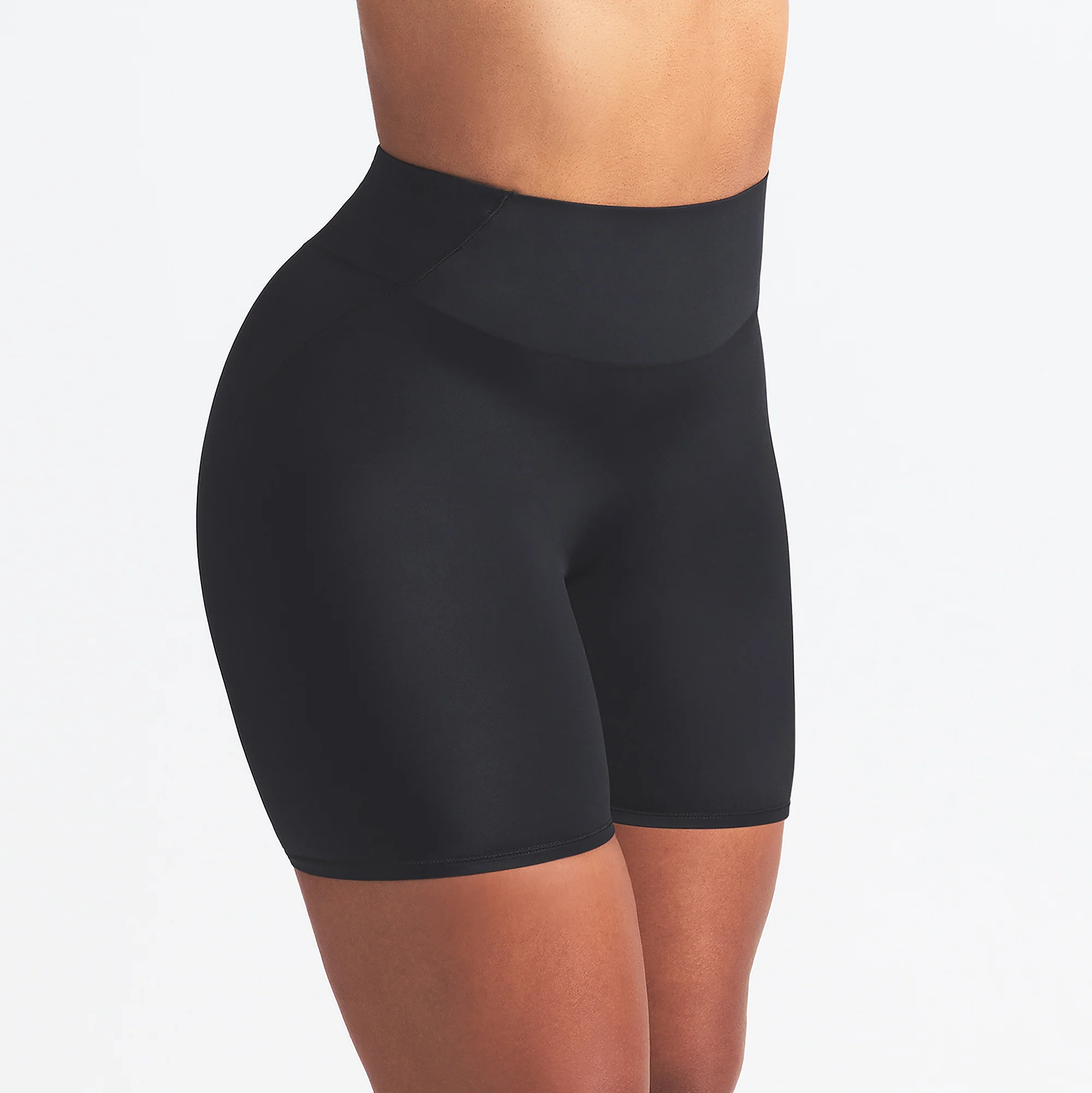 NikeSKIMS SHINE BONDED WAIST 5" BIKER SHORT | OBSIDIAN - Image 5