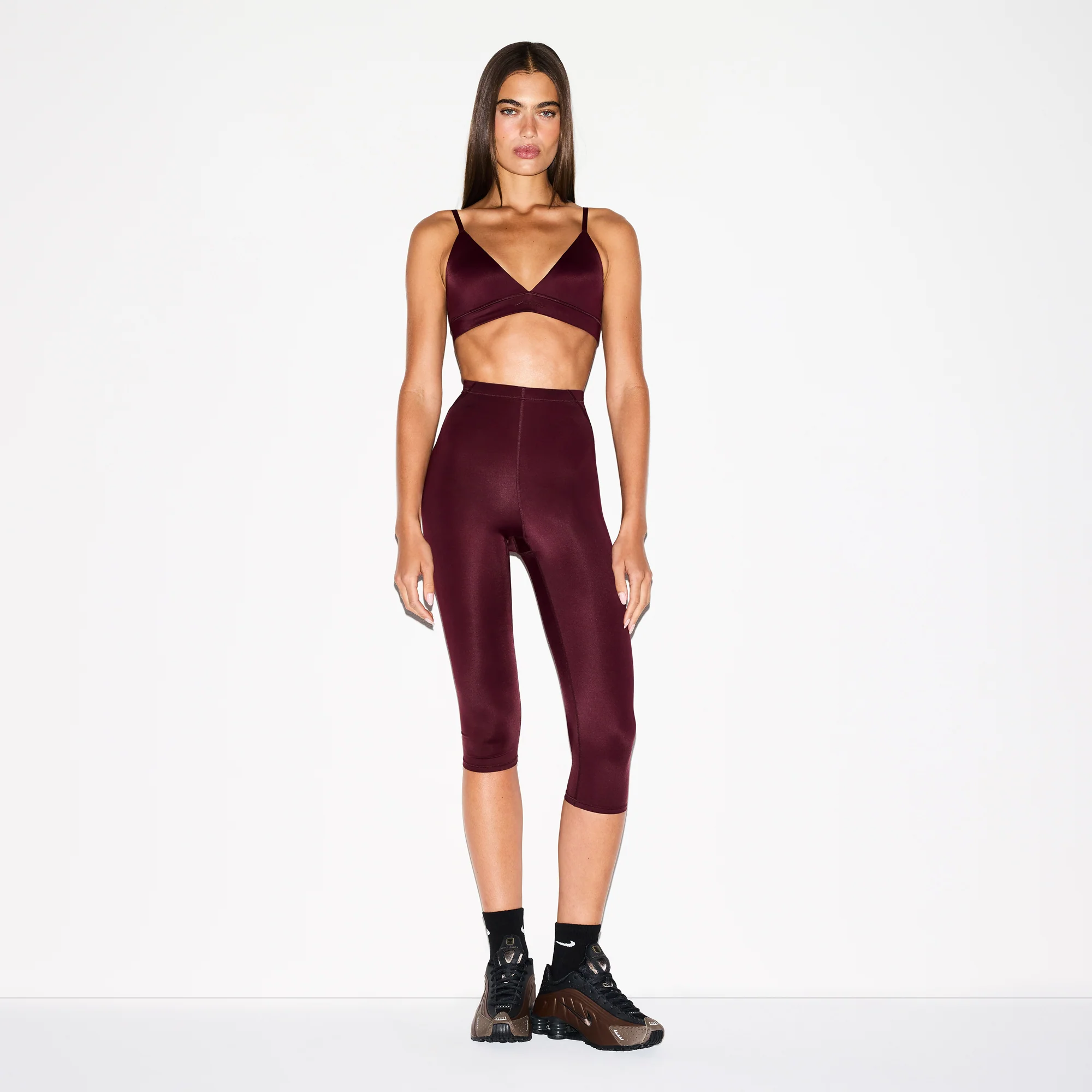 NikeSKIMS SHINE DRAWCORD CROP 17" LEGGING | CURRANT - Image 2