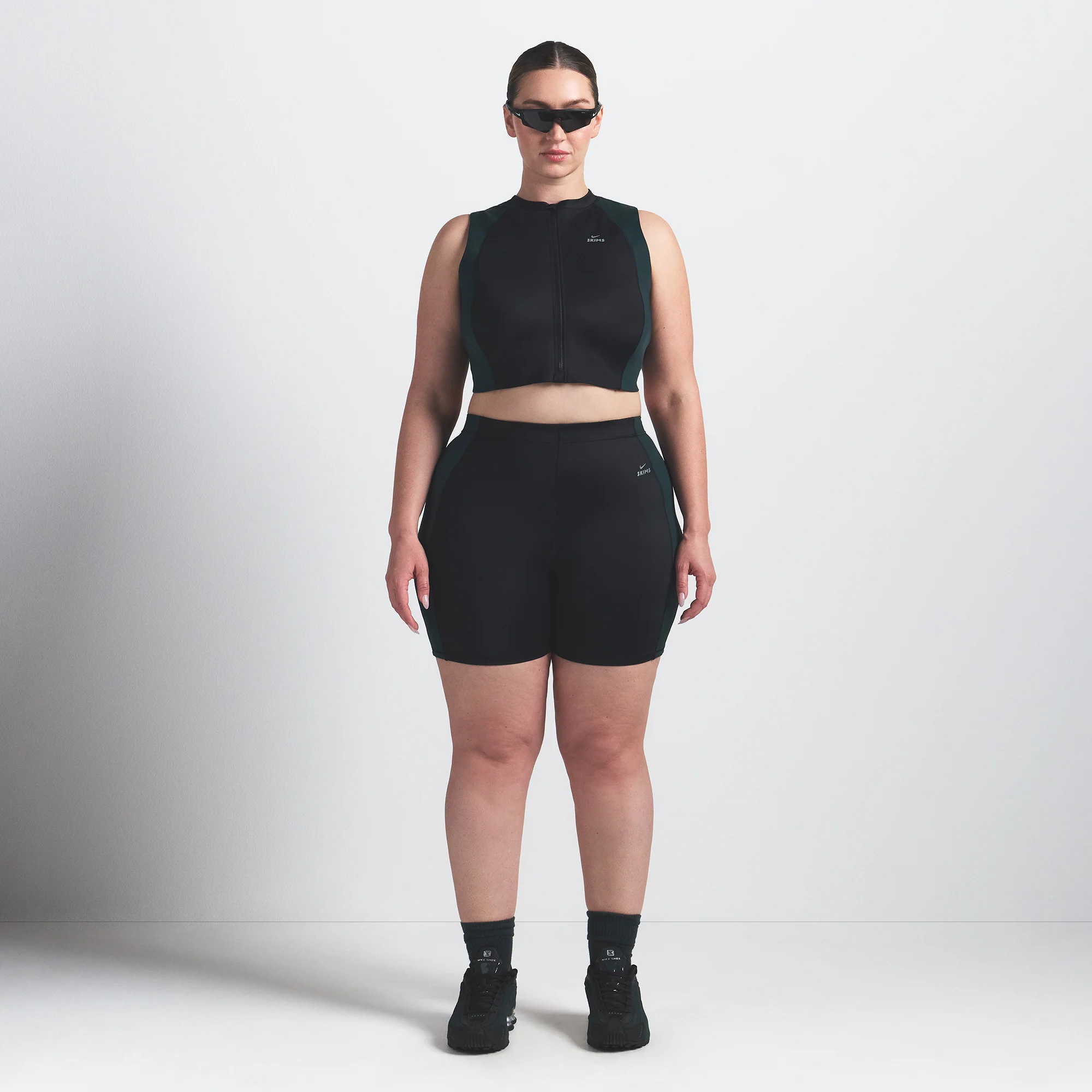 NikeSKIMS SHINE FRONT ZIP BRA | OBSIDIAN AND DARK TEAL - Image 5