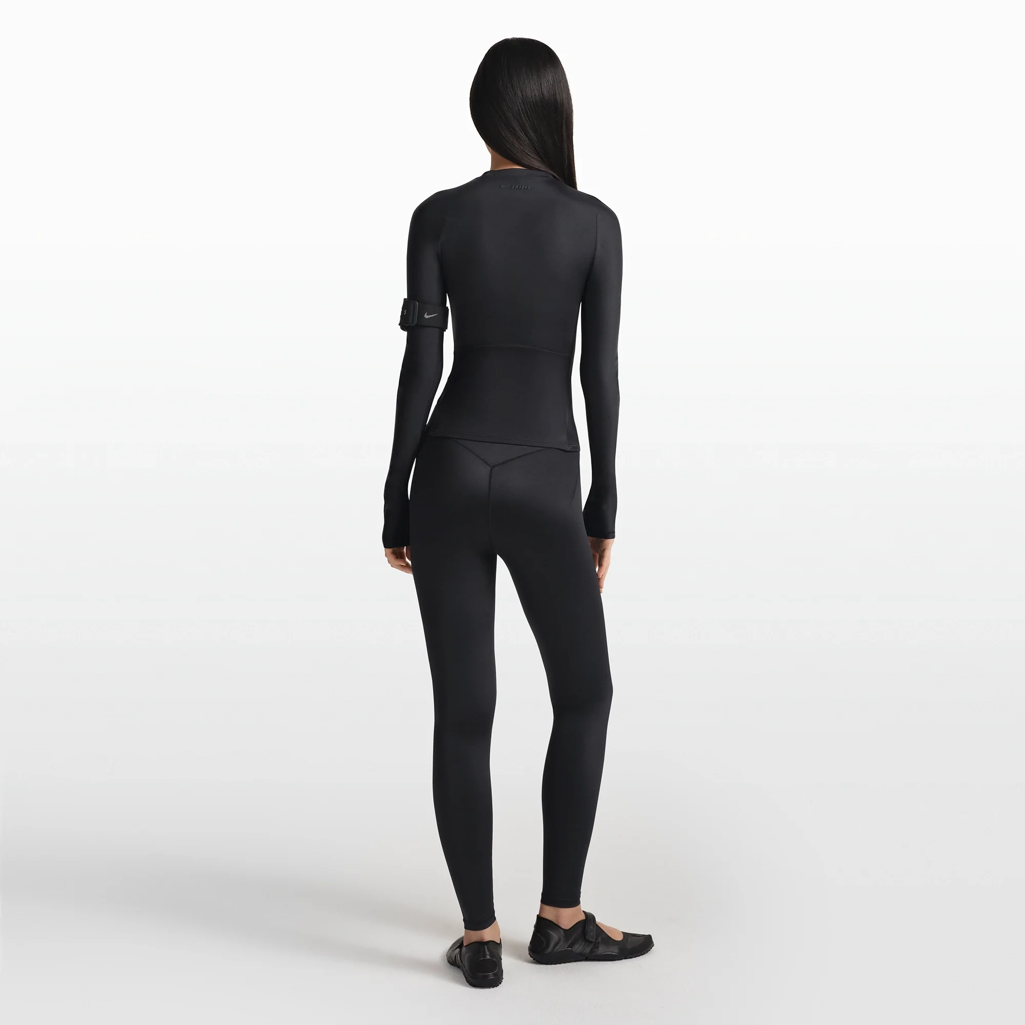 NikeSKIMS SHINE LONG SLEEVE CREW NECK TOP | OBSIDIAN - Image 5