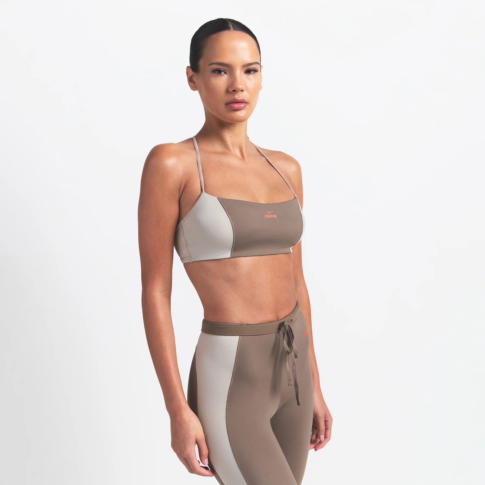 NikeSKIMS SHINE MICRO SCOOP BRA | TRUFFLE AND STONE - Image 2