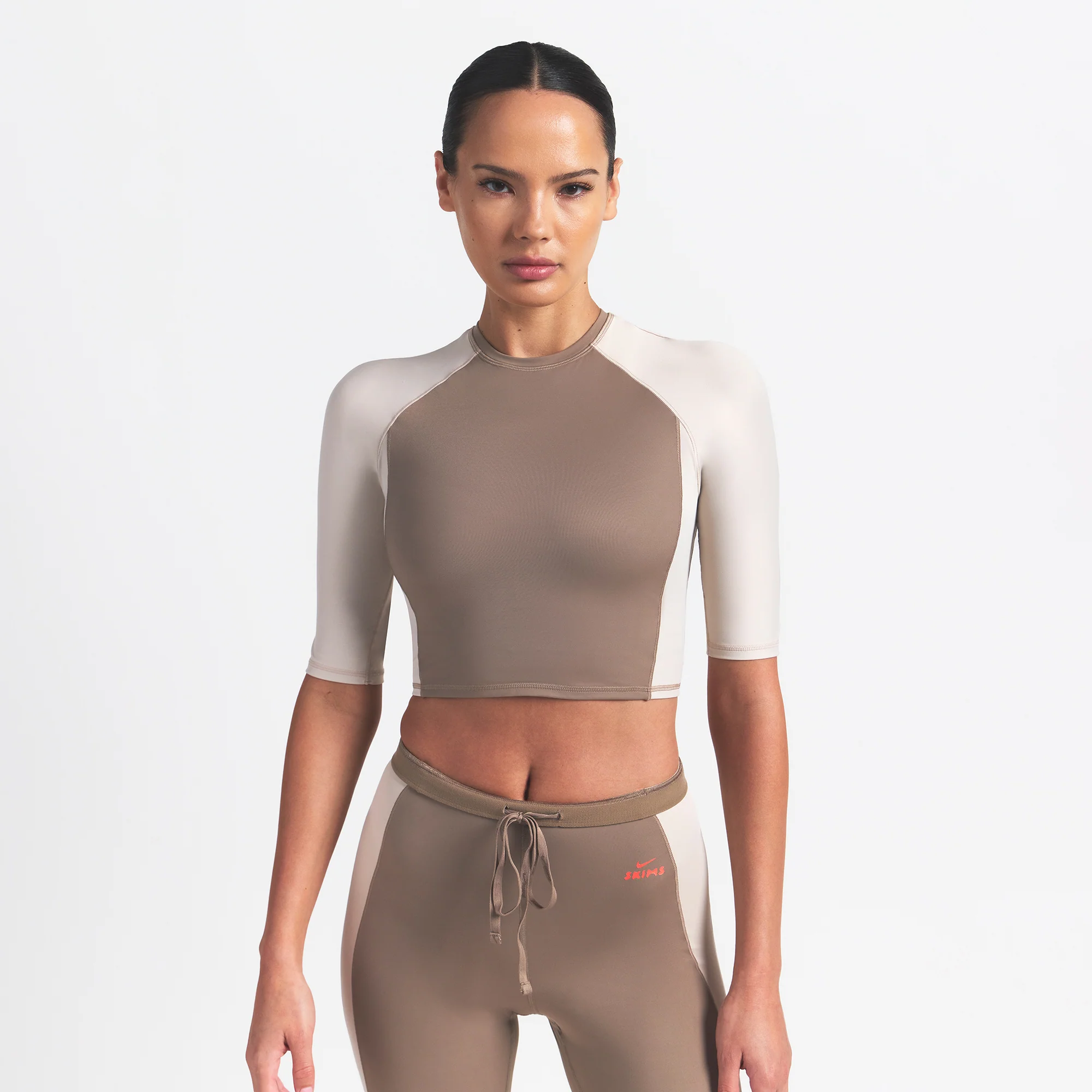 NikeSKIMS SHINE PADDED HALF SLEEVE CROP TOP | TRUFFLE AND STONE - Image 2