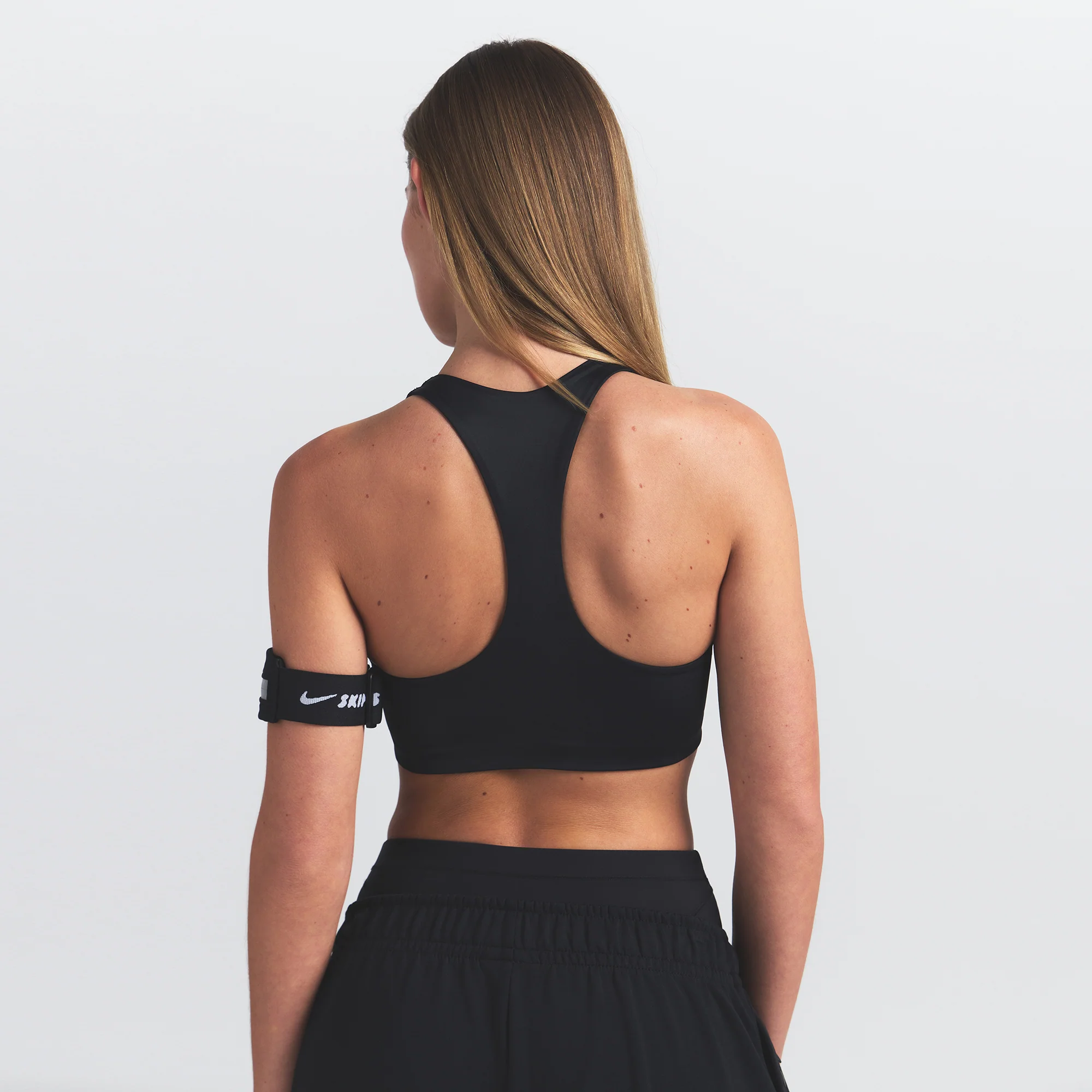 NikeSKIMS SHINE RACER BACK BRA | OBSIDIAN - Image 4