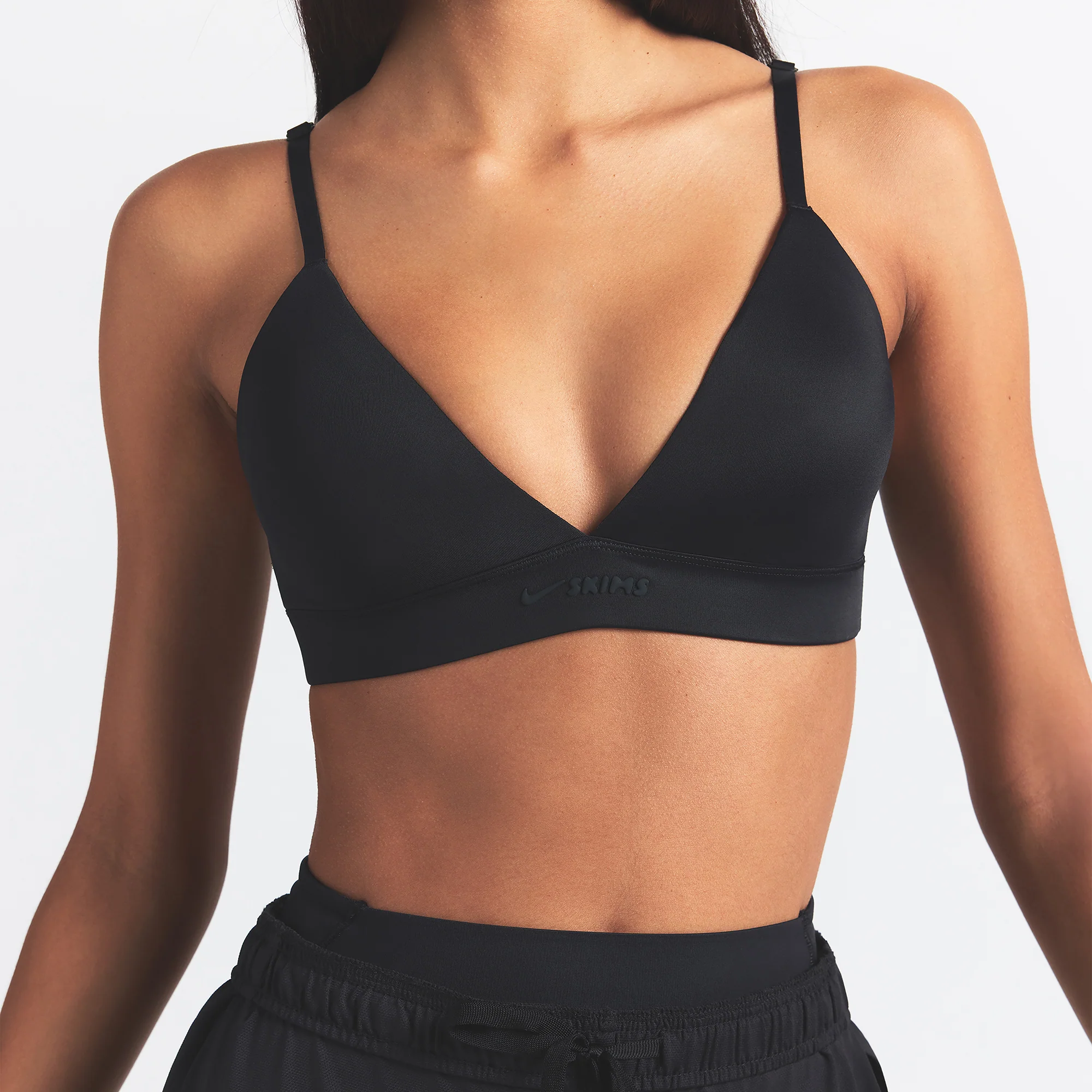 NikeSKIMS SHINE TRIANGLE BRA | OBSIDIAN - Image 3