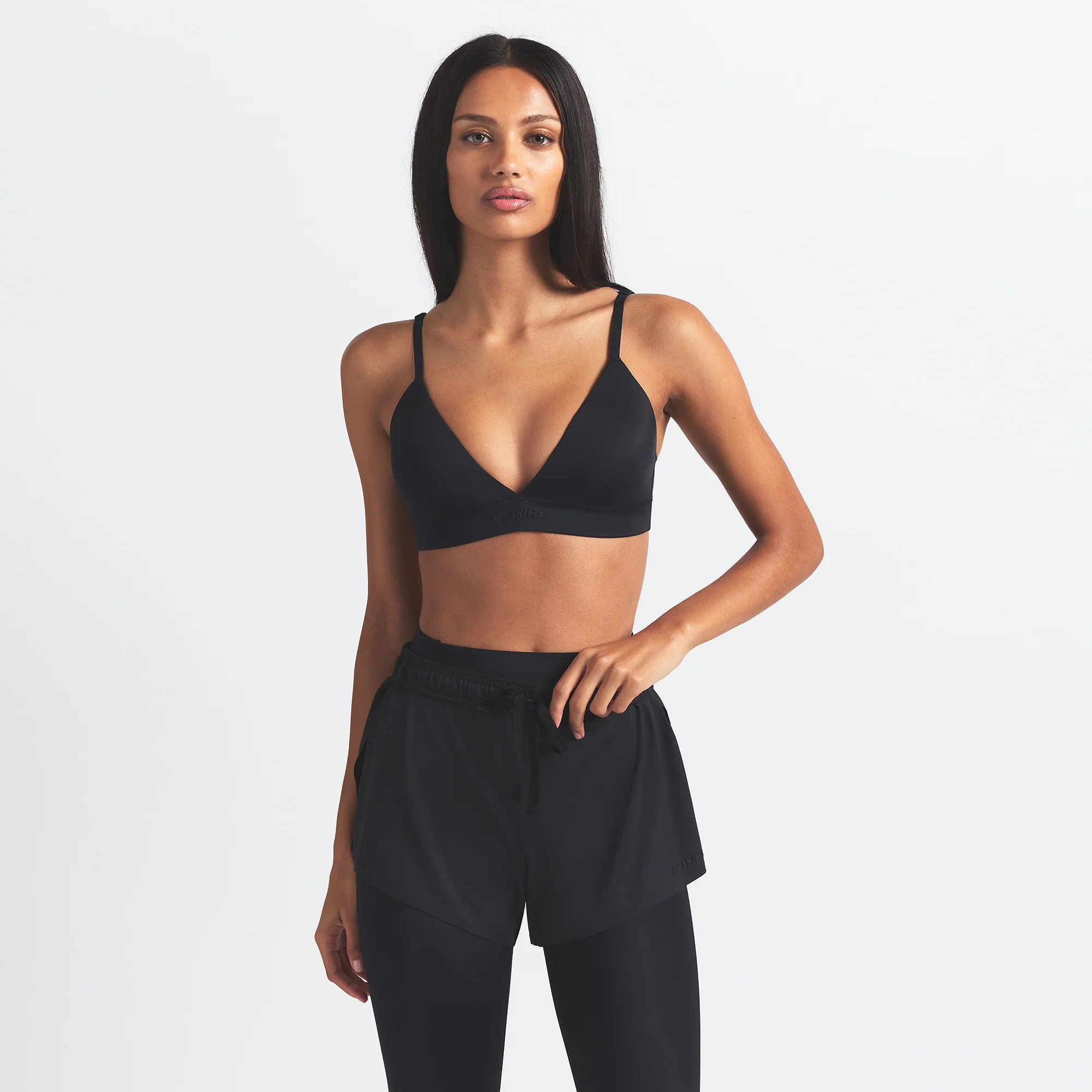 NikeSKIMS SHINE TRIANGLE BRA | OBSIDIAN - Image 4
