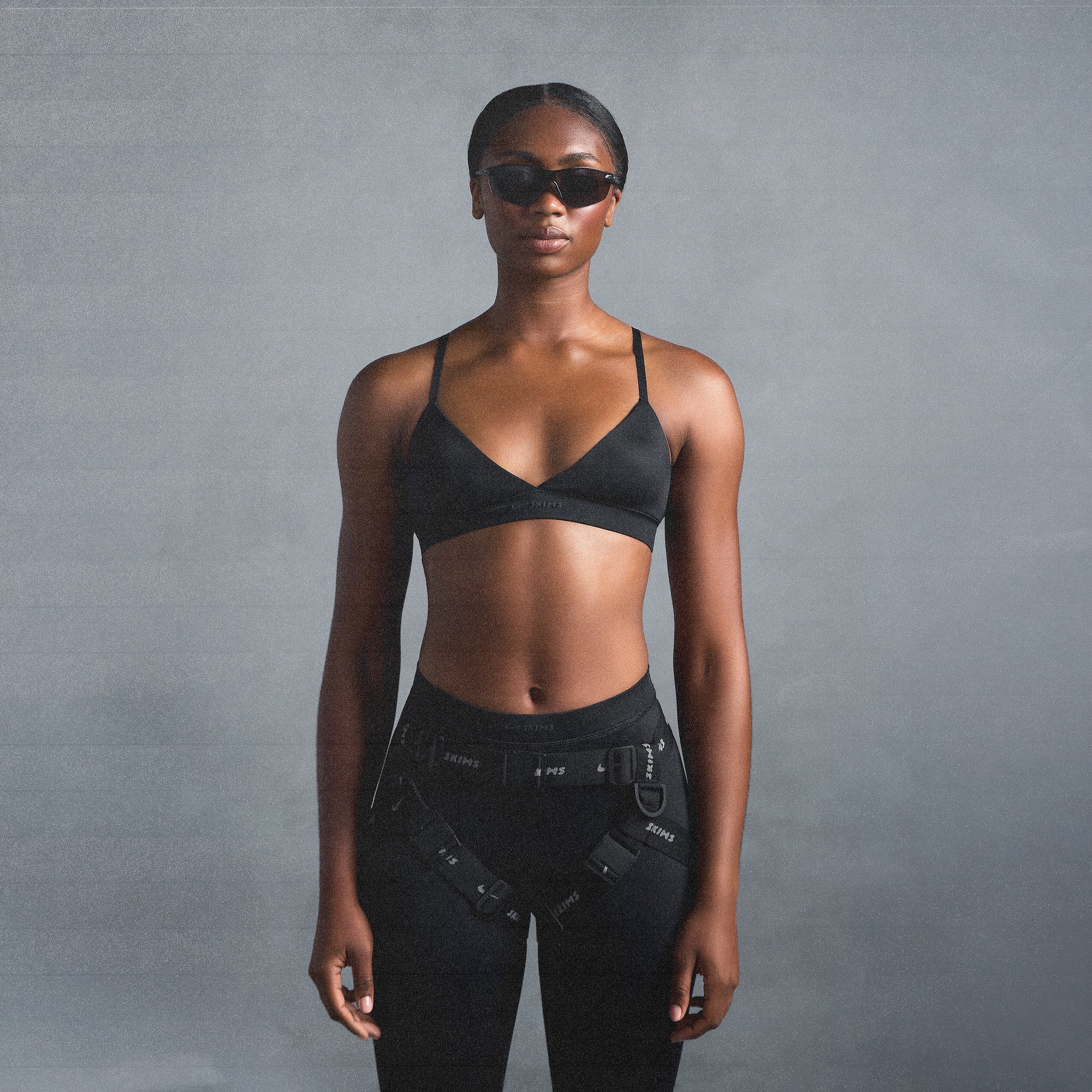 NikeSKIMS SHINE TRIANGLE BRA | OBSIDIAN - Image 6