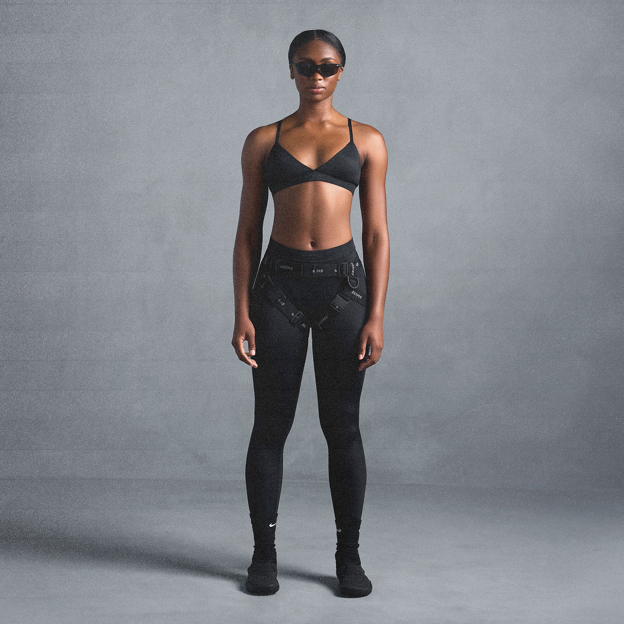 NikeSKIMS SHINE TRIANGLE BRA | OBSIDIAN - Image 7