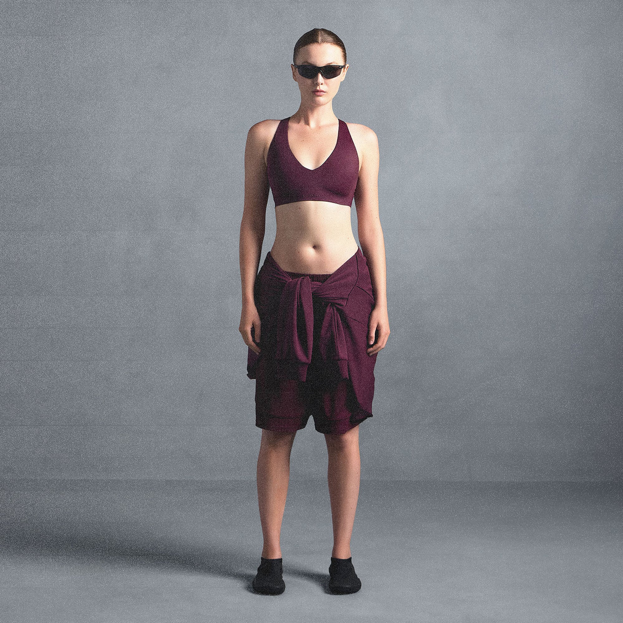 NikeSKIMS SHINE V-NECK BRA | CURRANT - Image 6