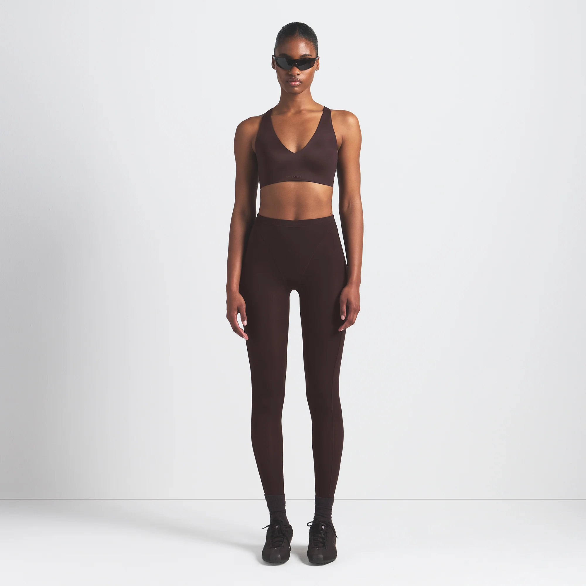 NikeSKIMS SHINE V-NECK BRA | PHOENIX - Image 2