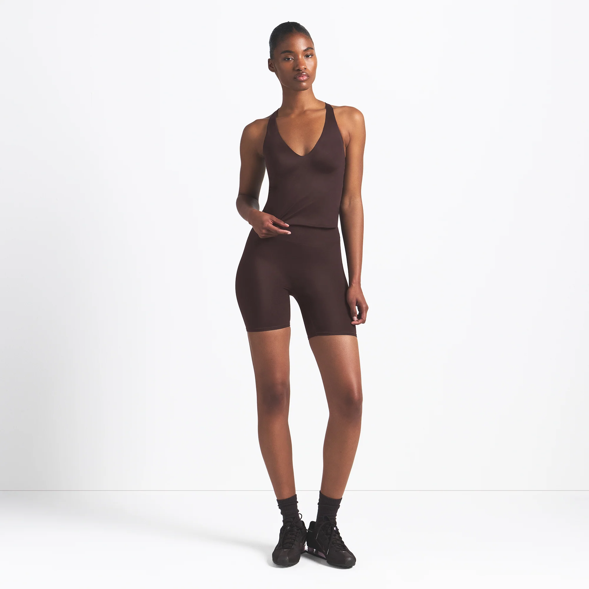 NikeSKIMS SHINE V-NECK TANK | PHOENIX - Image 2