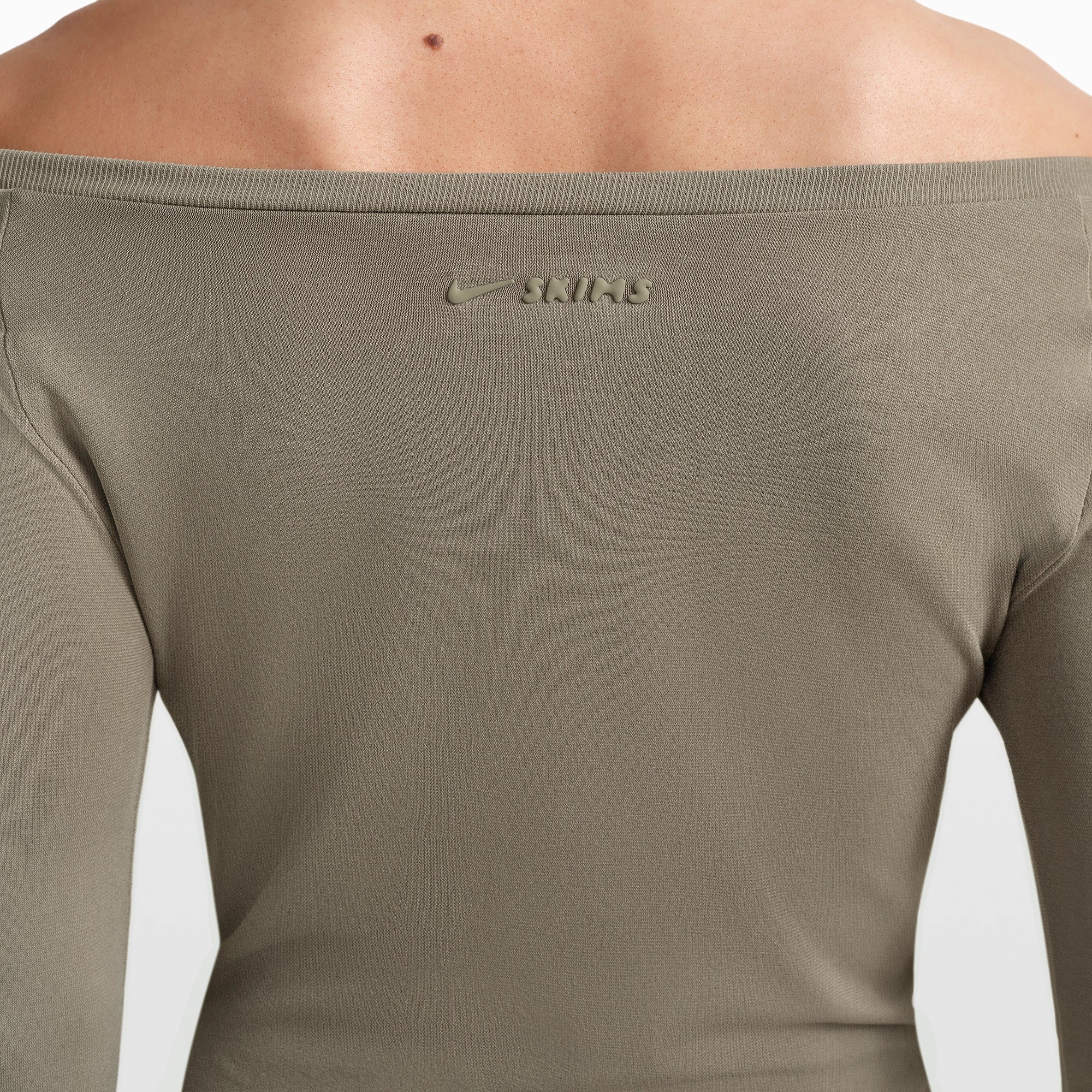 NikeSKIMS STRETCH KNIT LONG SLEEVE BOATNECK TOP | DUNE - Image 4