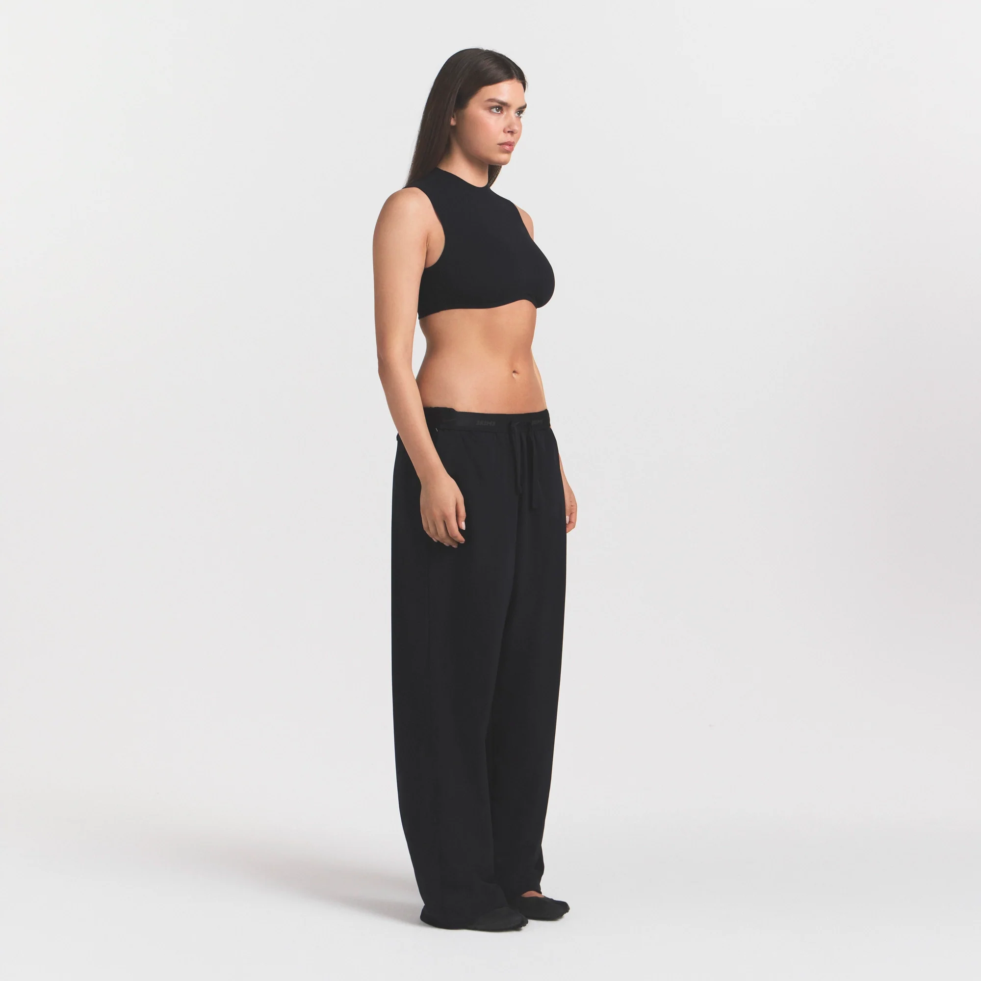 NikeSKIMS STRETCH NYLON OVERSIZED PANT | OBSIDIAN - Image 3