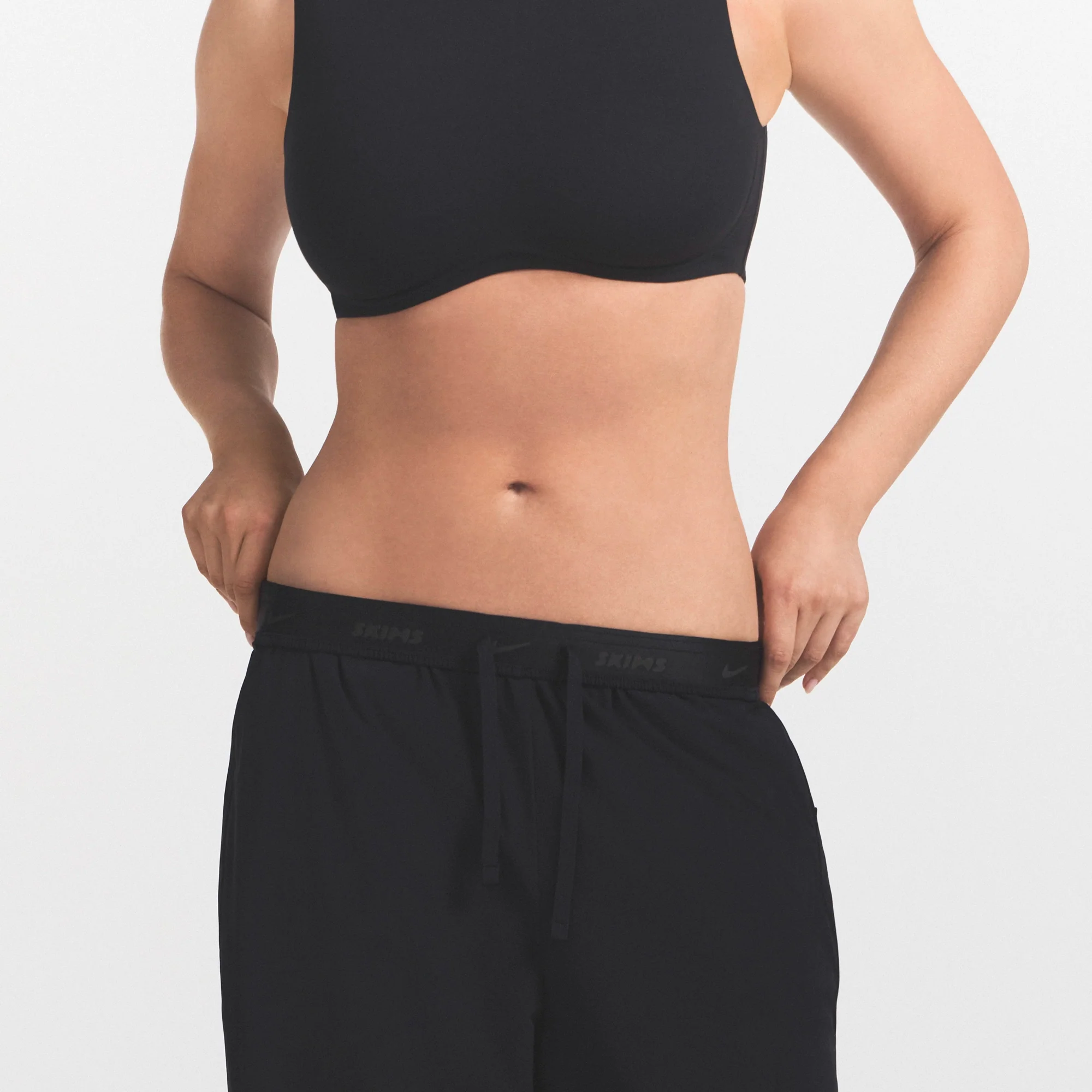 NikeSKIMS STRETCH NYLON OVERSIZED PANT | OBSIDIAN - Image 4