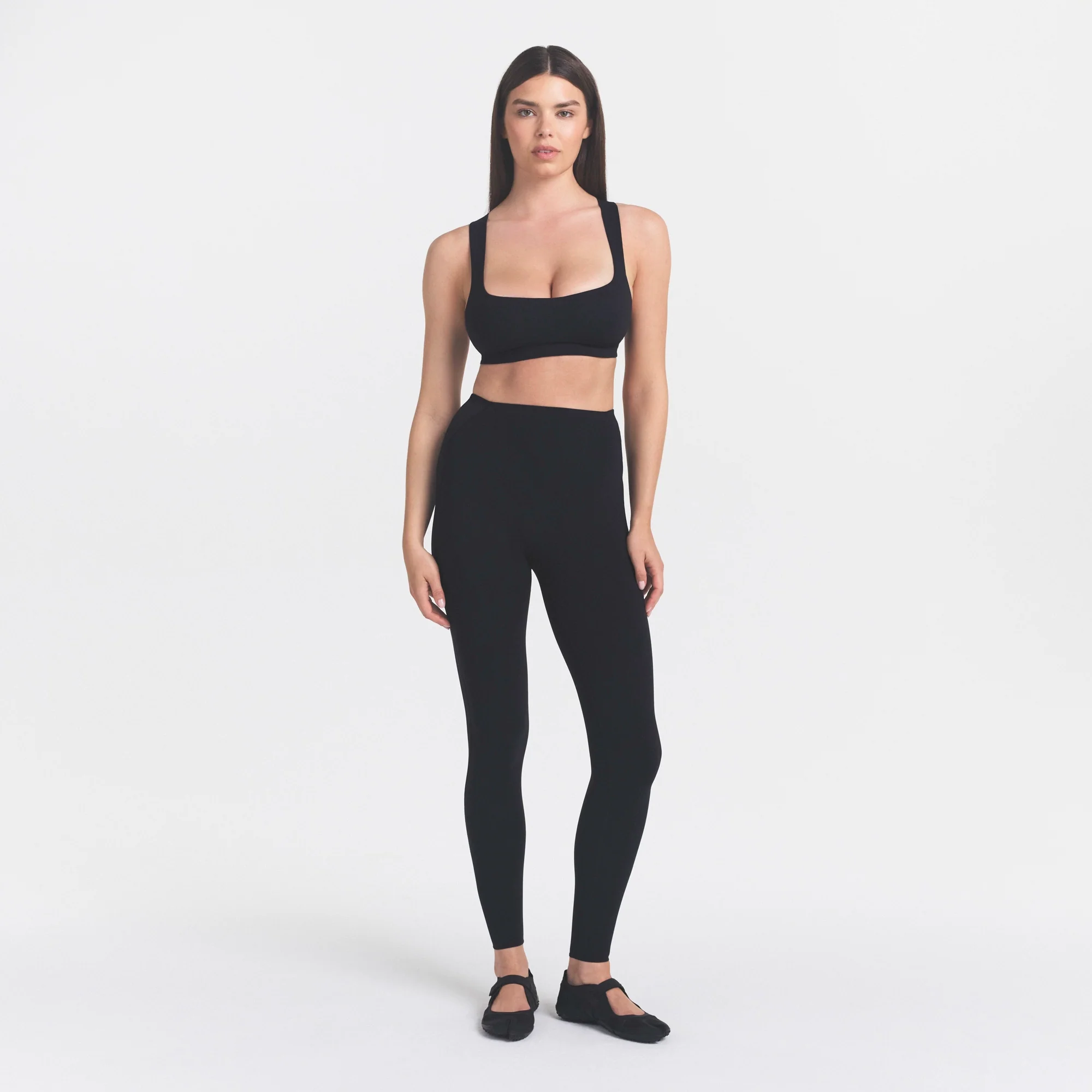 NikeSKIMS STUDIO STRETCH 26" LEGGING | OBSIDIAN - Image 3
