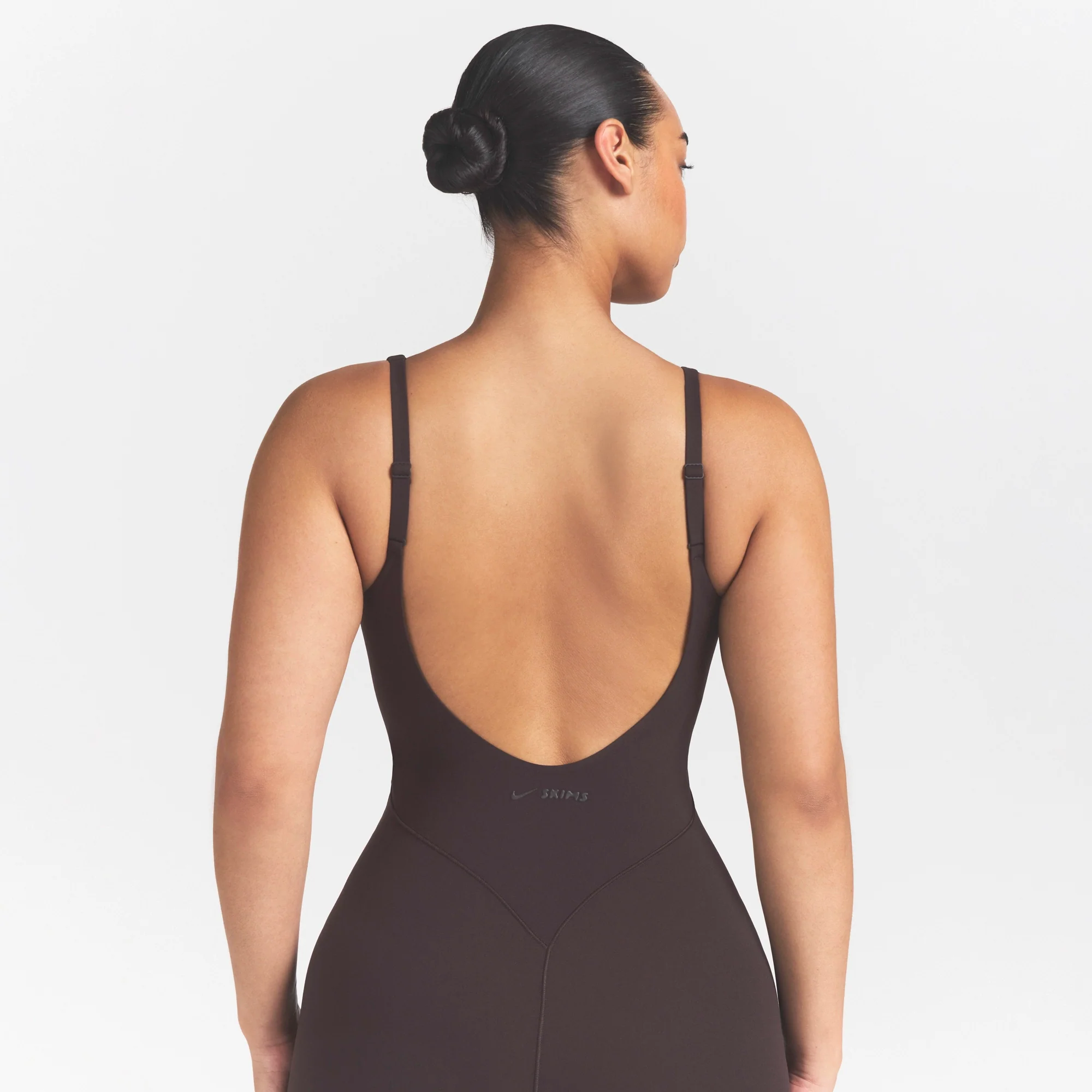 NikeSKIMS STUDIO STRETCH 29" ONE PIECE | DARK ROAST - Image 4