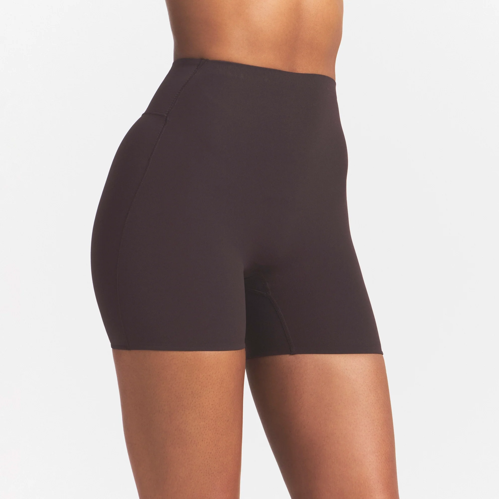 NikeSKIMS STUDIO STRETCH 5" BIKER SHORT | DARK ROAST - Image 5