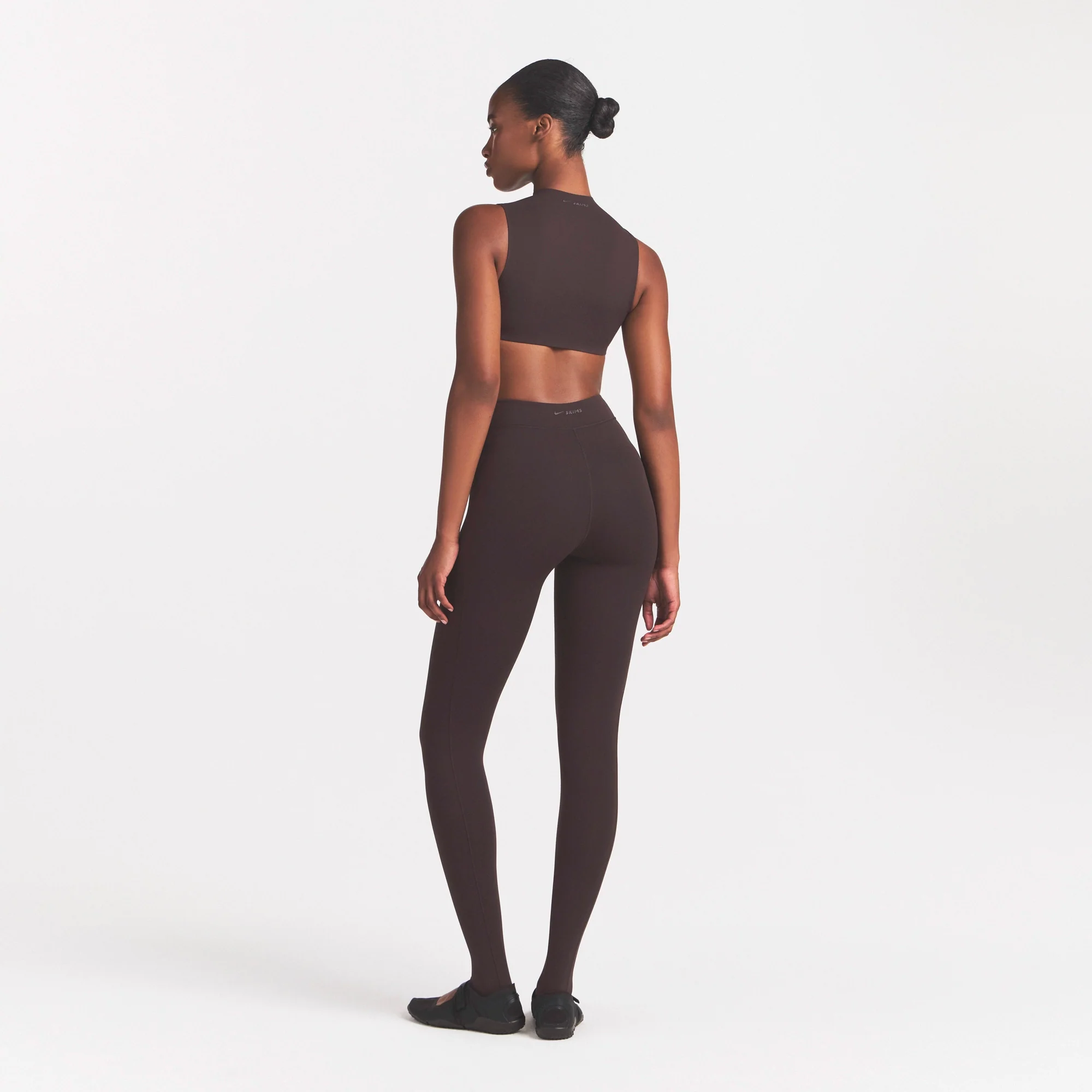 NikeSKIMS STUDIO STRETCH DIPPED 29" LEGGING | DARK ROAST - Image 6