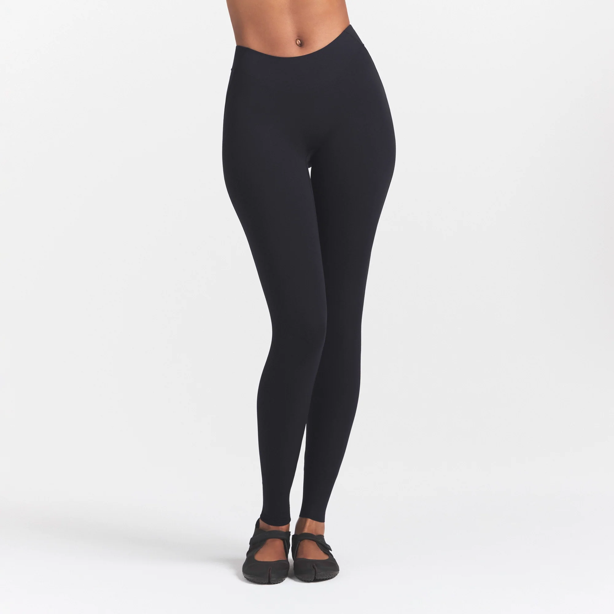 NikeSKIMS STUDIO STRETCH DIPPED 29" LEGGING | OBSIDIAN - Image 3