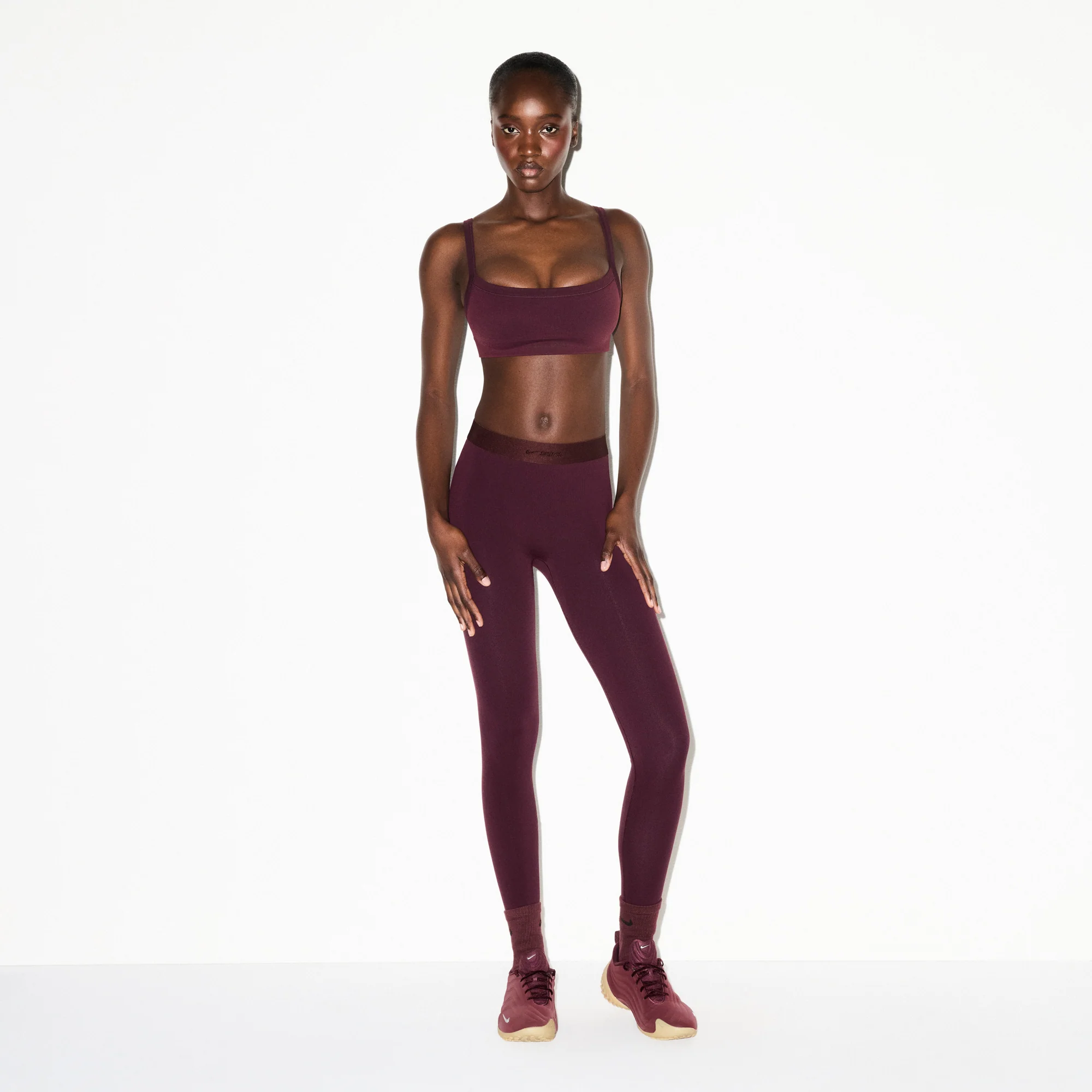 NikeSKIMS VINTAGE SEAMLESS CAMI BRA | CURRANT - Image 2