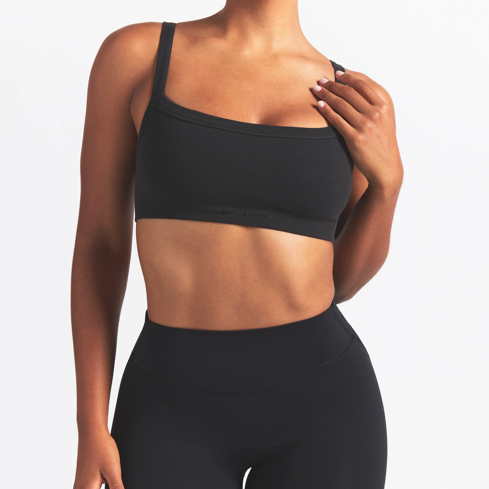 NikeSKIMS VINTAGE SEAMLESS CAMI BRA | OBSIDIAN - Image 4