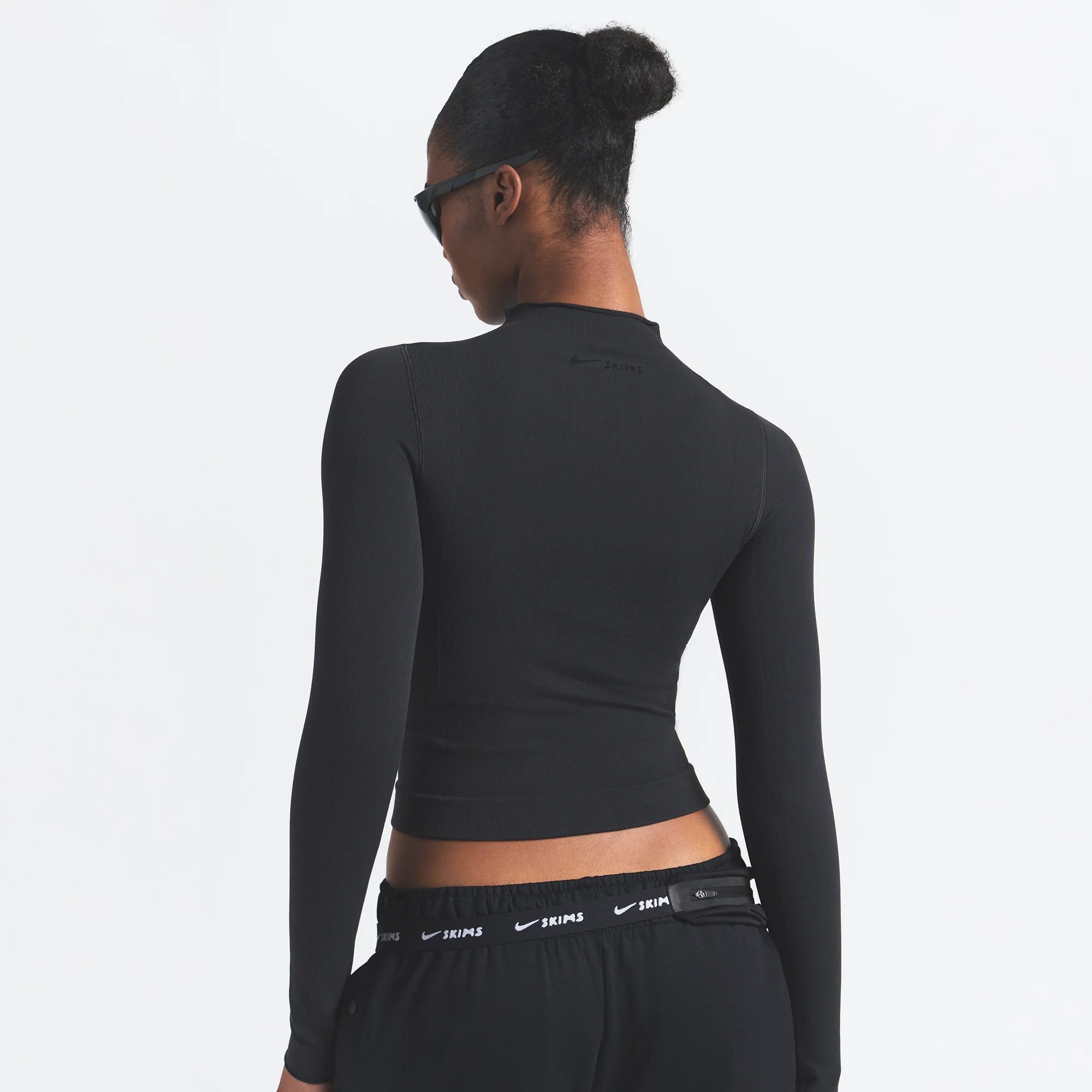 NikeSKIMS VINTAGE SEAMLESS FULL ZIP JACKET | OBSIDIAN - Image 4