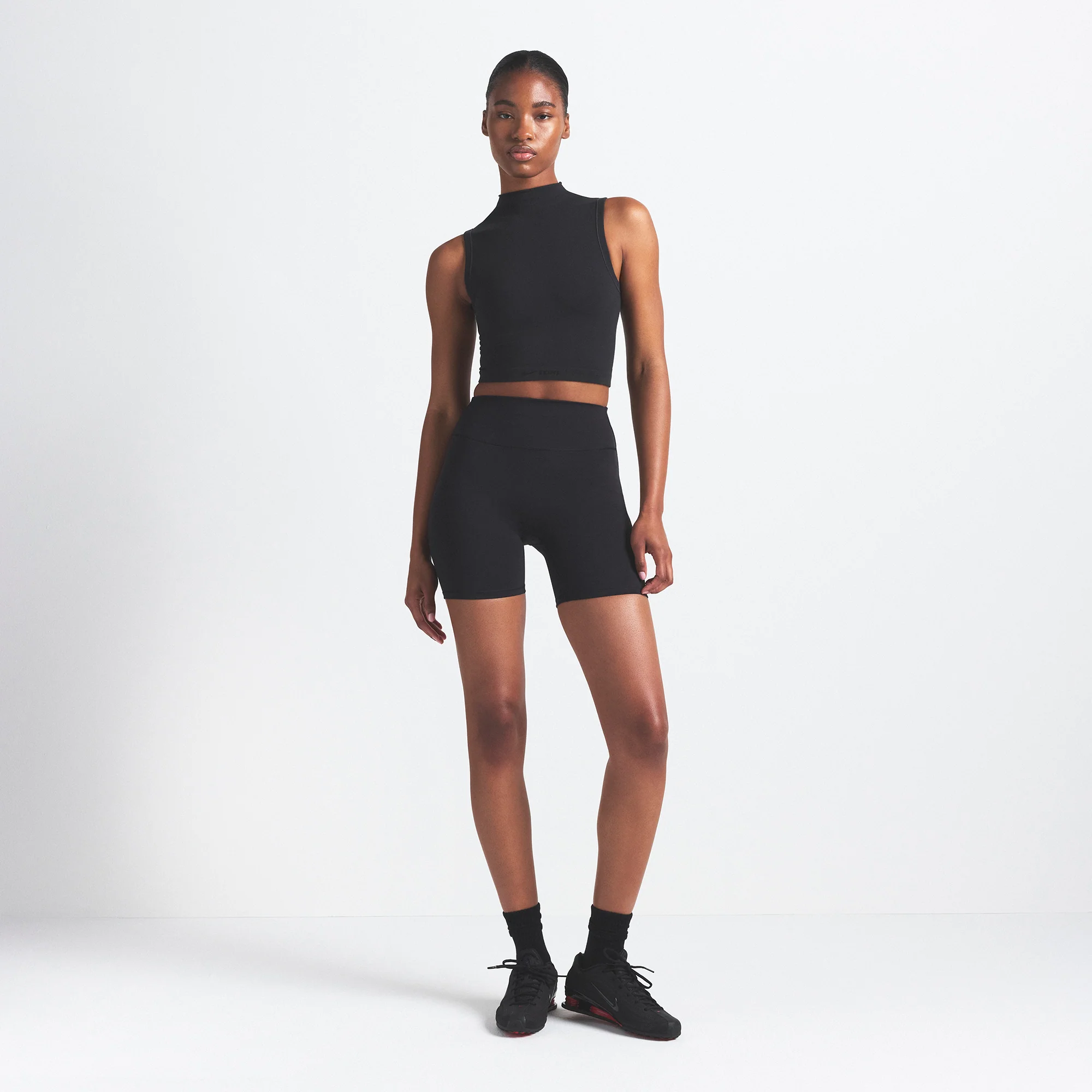 NikeSKIMS VINTAGE SEAMLESS MOCK NECK BRA TOP | OBSIDIAN - Image 5