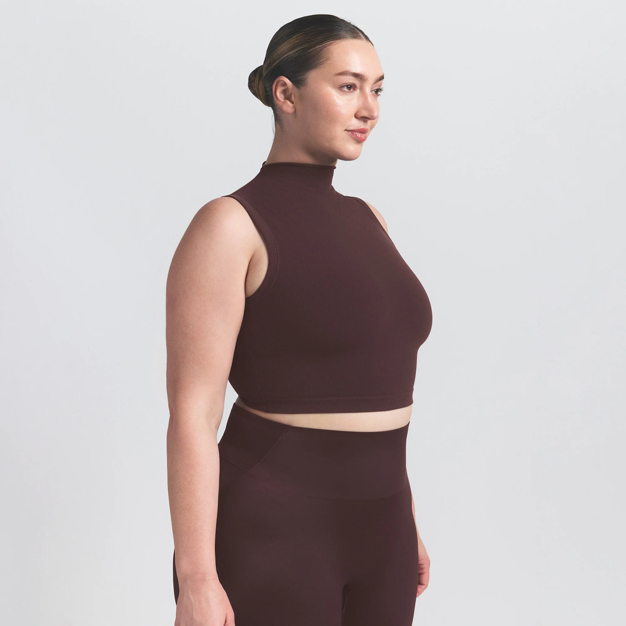NikeSKIMS VINTAGE SEAMLESS MOCK NECK BRA TOP | PHOENIX - Image 5