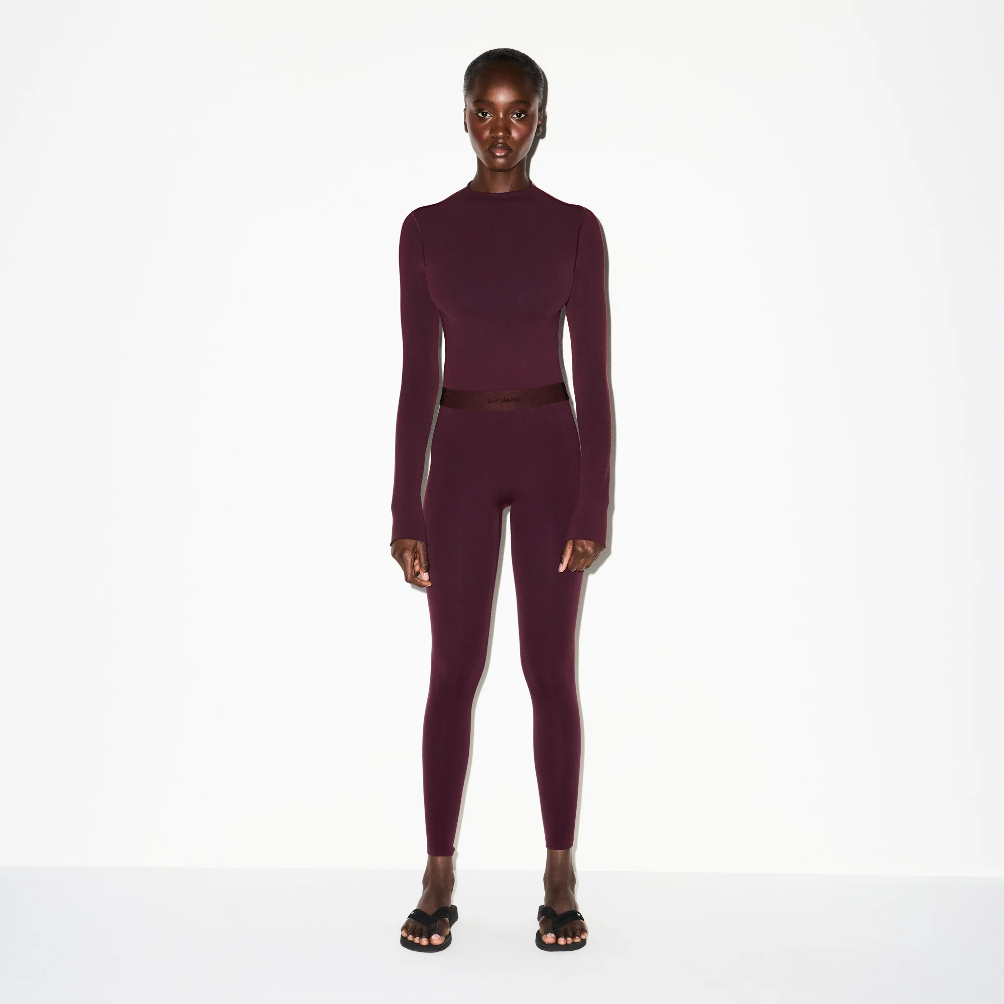NikeSKIMS VINTAGE SEAMLESS MOCK NECK CROP TOP | CURRANT - Image 2