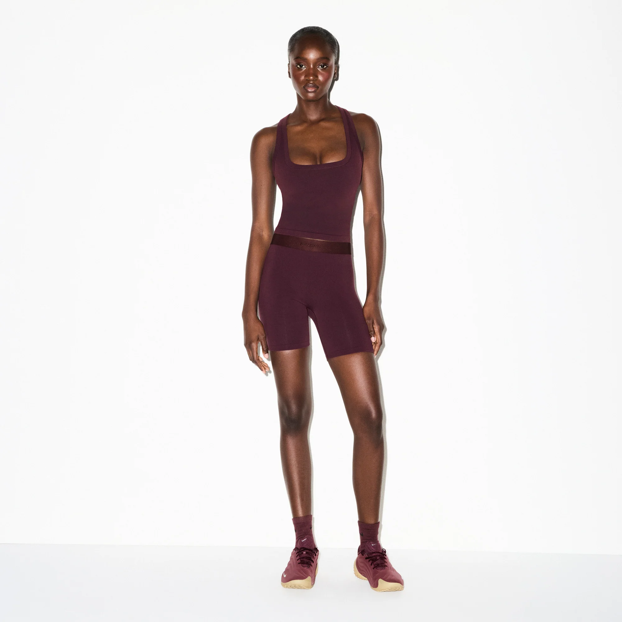 NikeSKIMS VINTAGE SEAMLESS RACER BACK TANK | CURRANT - Image 2