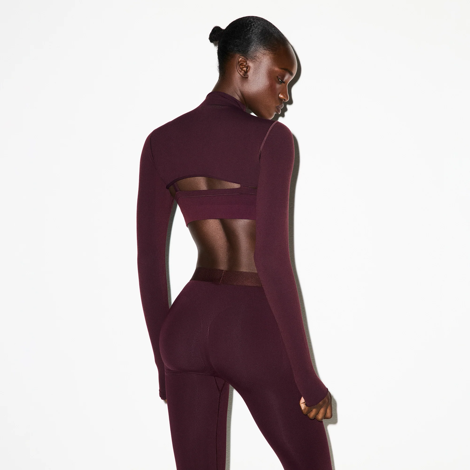 NikeSKIMS VINTAGE SEAMLESS SHRUG | CURRANT - Image 5