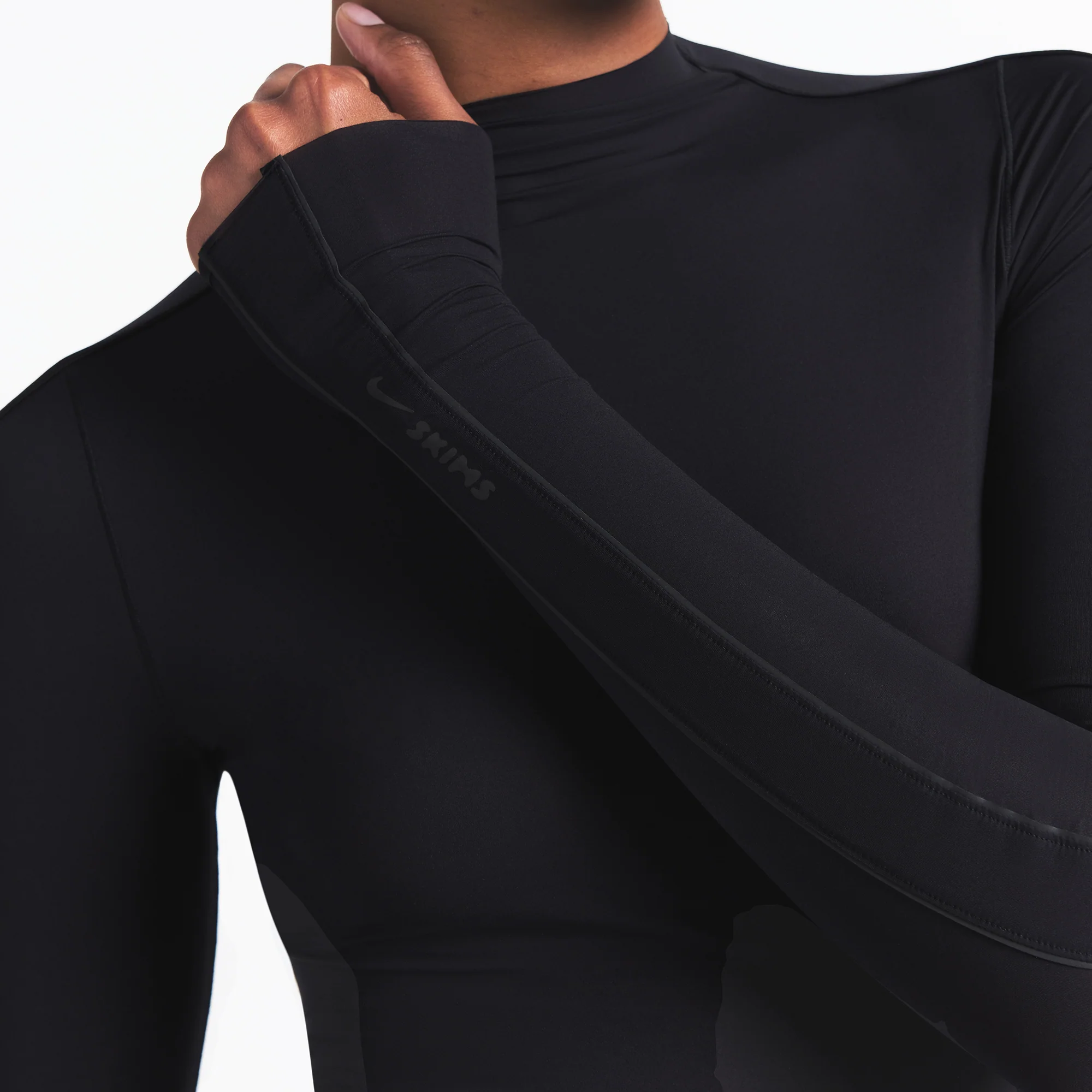 NikeSKIMS WEIGHTLESS LAYERS MOCK NECK LONG SLEEVE TOP | OBSIDIAN - Image 4