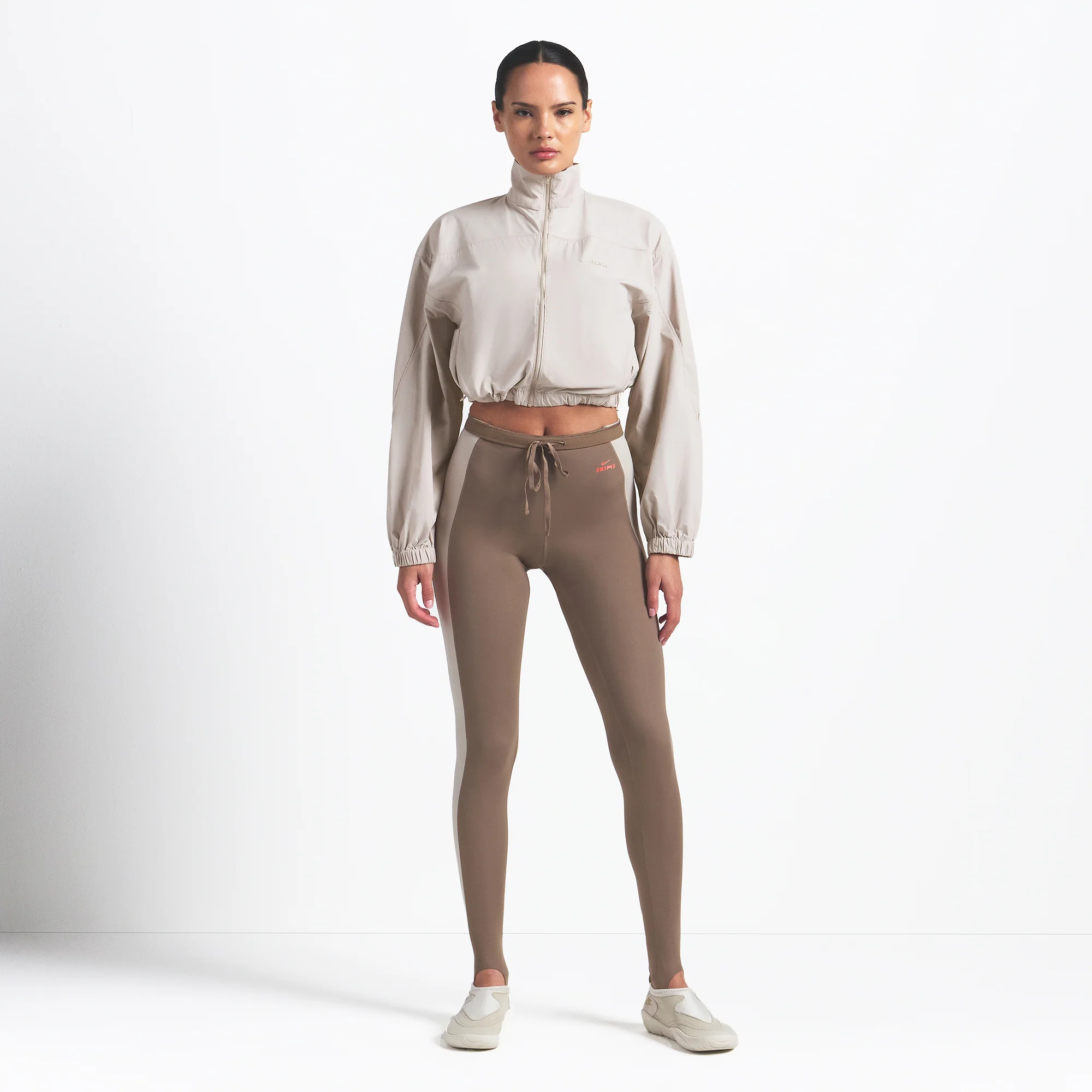 NikeSKIMS WOVEN NYLON CROP JACKET | STONE - Image 2