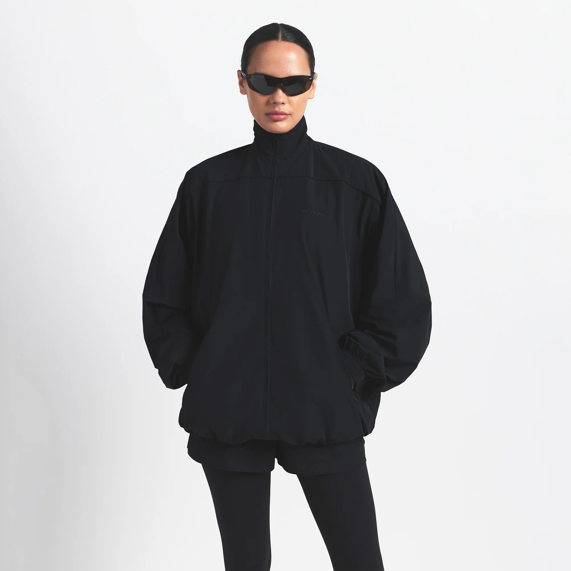 NikeSKIMS WOVEN NYLON OVERSIZED TRACK JACKET | OBSIDIAN - Image 3