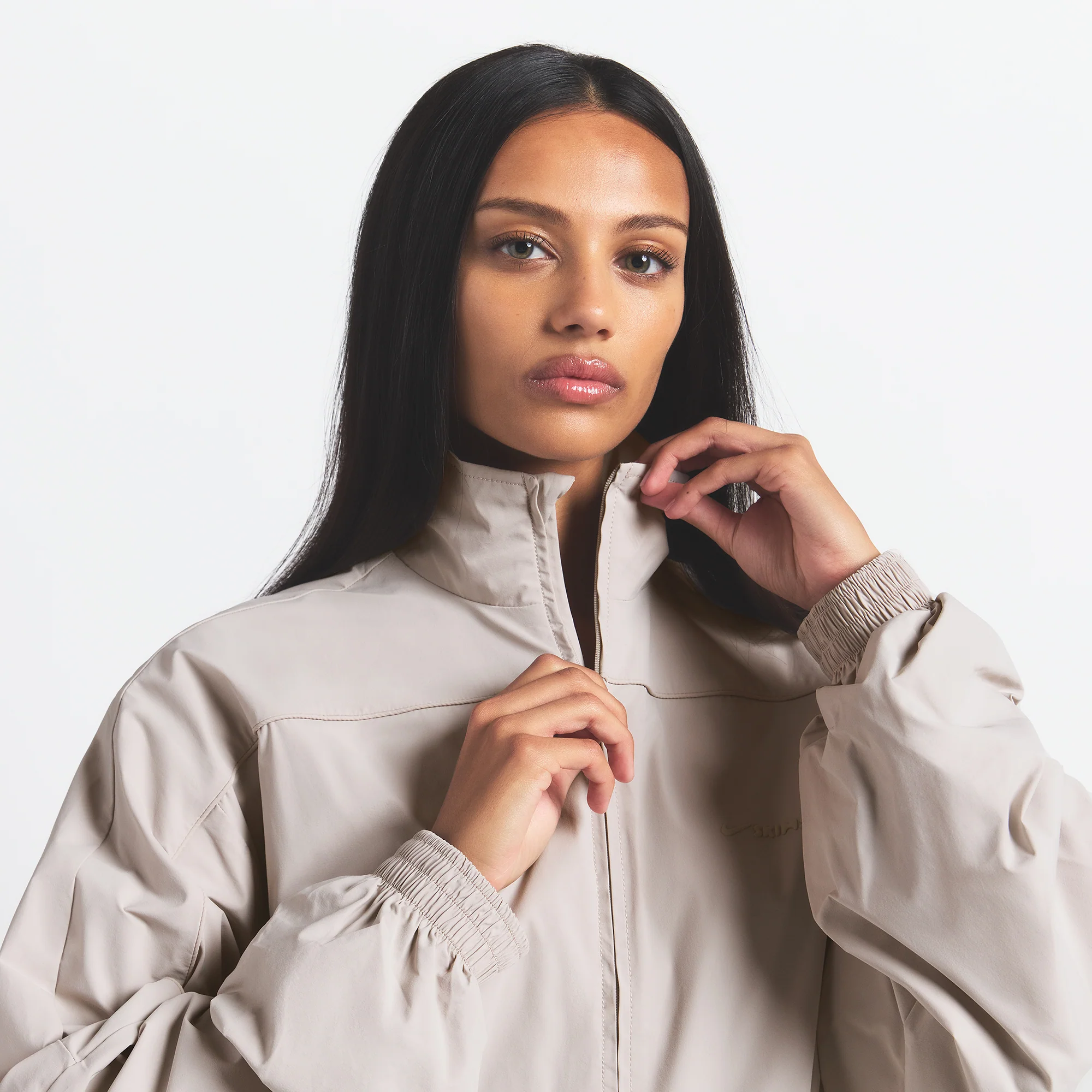 NikeSKIMS WOVEN NYLON OVERSIZED TRACK JACKET | STONE - Image 3