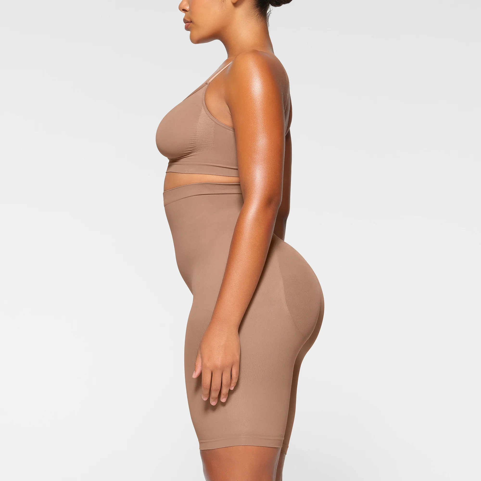 SEAMLESS SCULPT HIGH-WAISTED ABOVE THE KNEE SHORT | SIENNA - Image 3