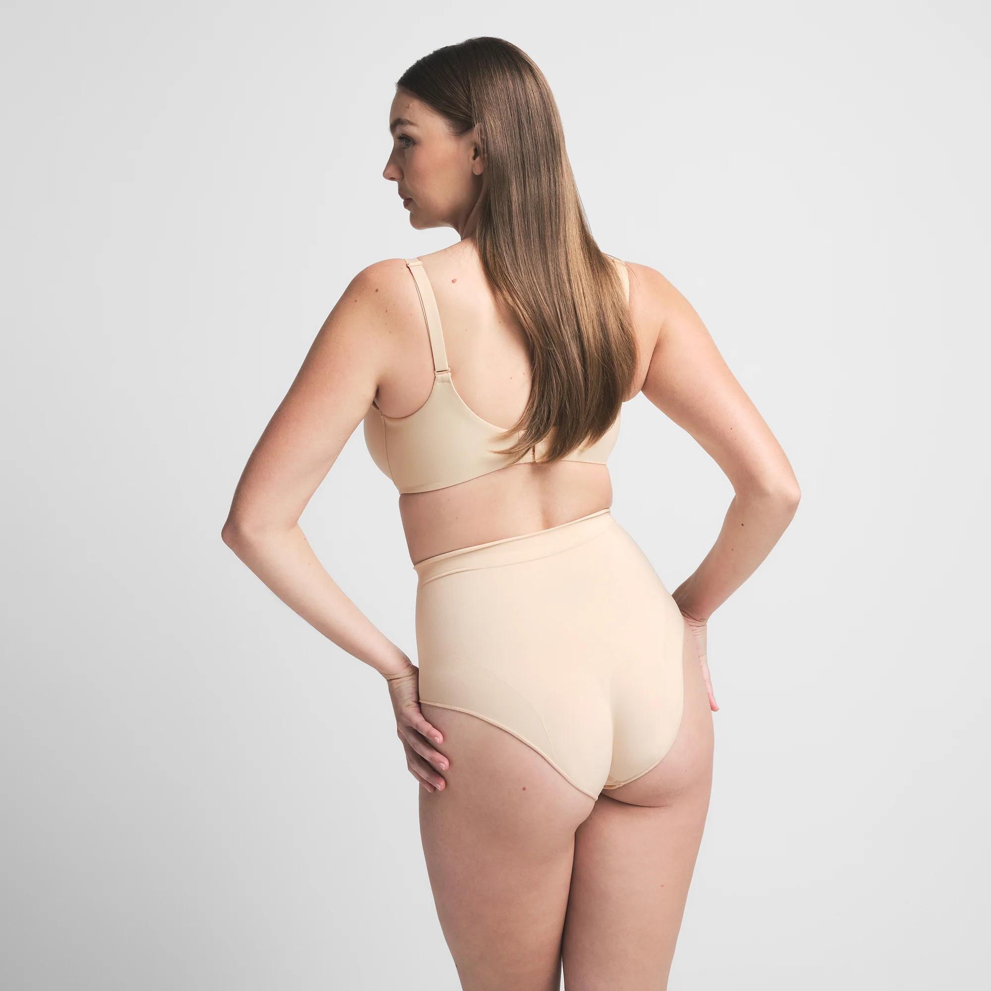 SEAMLESS SCULPT MID WAIST BRIEF | SAND - Image 5