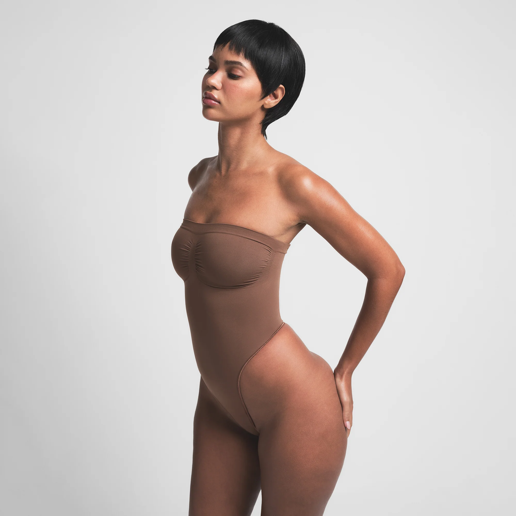 SEAMLESS SCULPT STRAPLESS THONG BODYSUIT | JASPER - Image 4